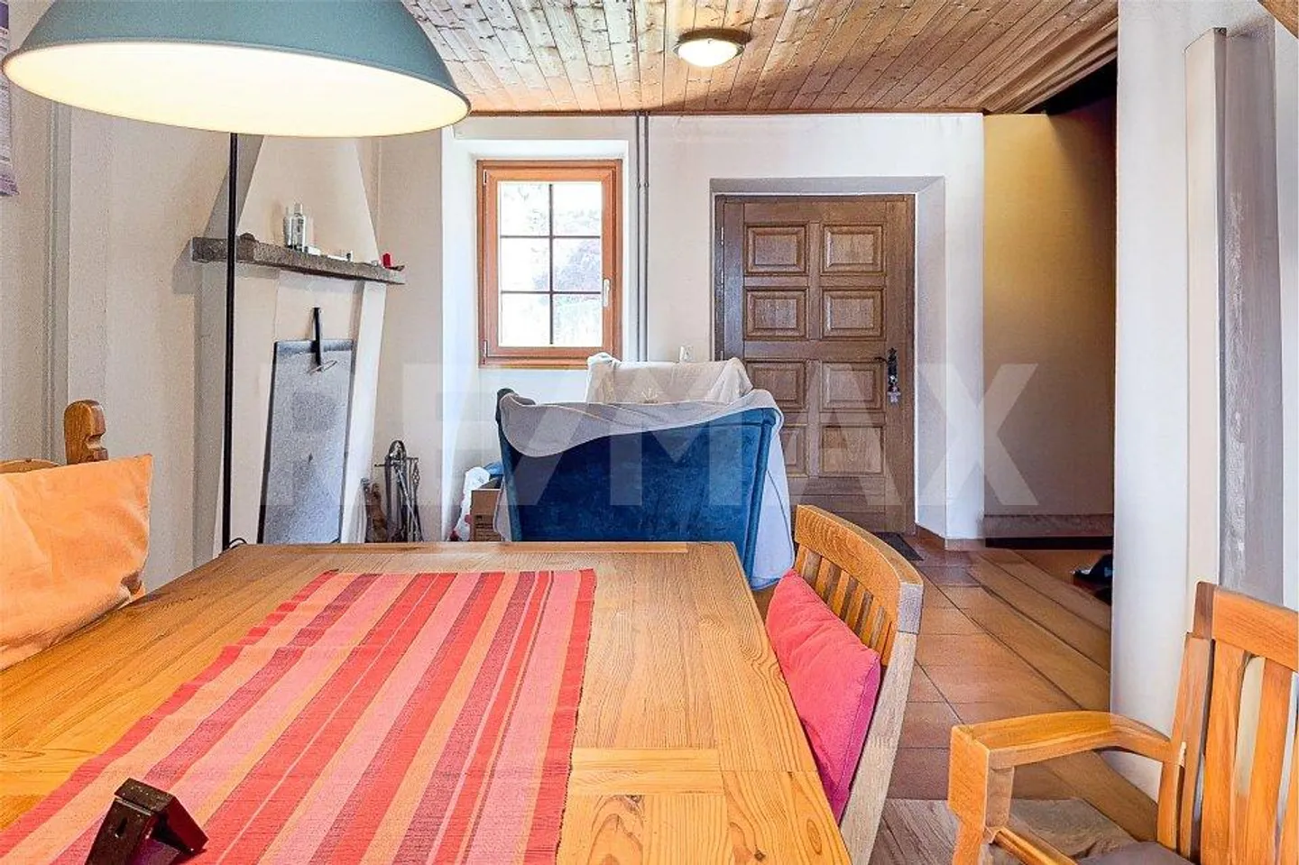 House with pool and large garden - Photo 9 of 13