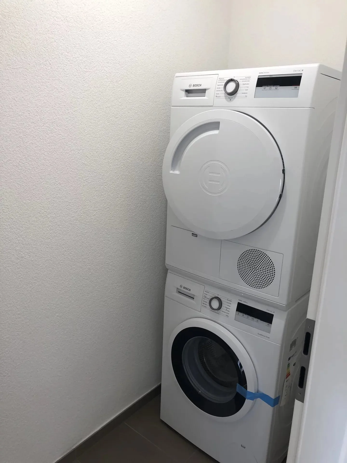 Bellissimo appartamento contemporaneo di 3,5 stanze con balcone - Foto 8 di 11