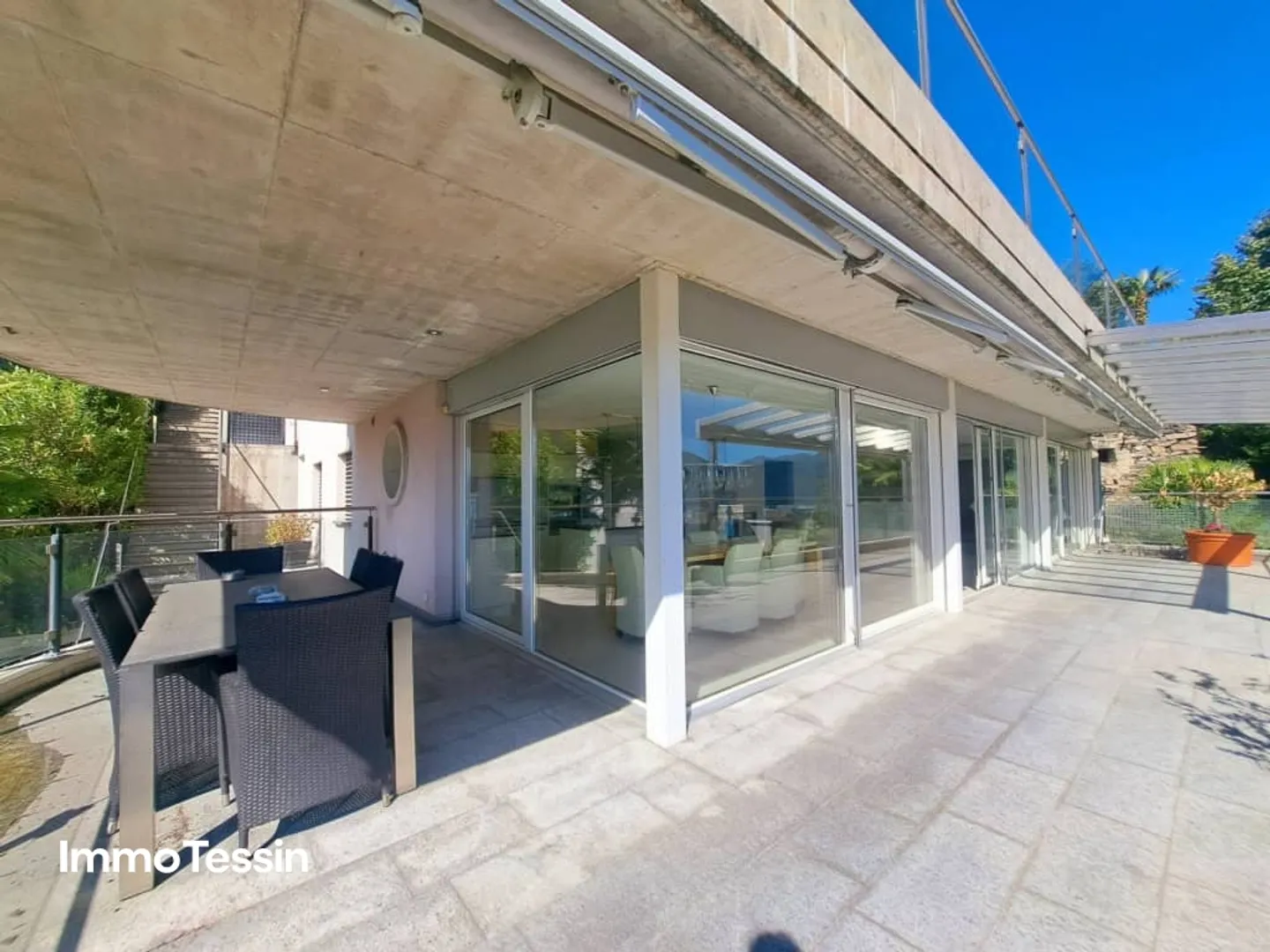 EVIDENZA: Appartamento spettacolare con piscina privata, enorme terrazza e vista mozzafiato sul Lago Maggiore - Foto 7 di 13