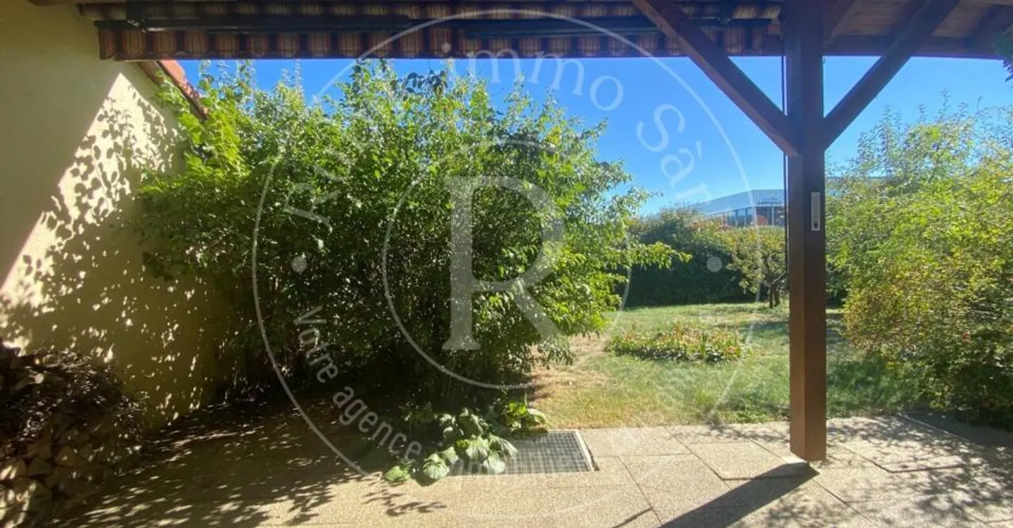 Spacious 8-room villa with great potential 5 minutes from the train station - Photo 10 of 12