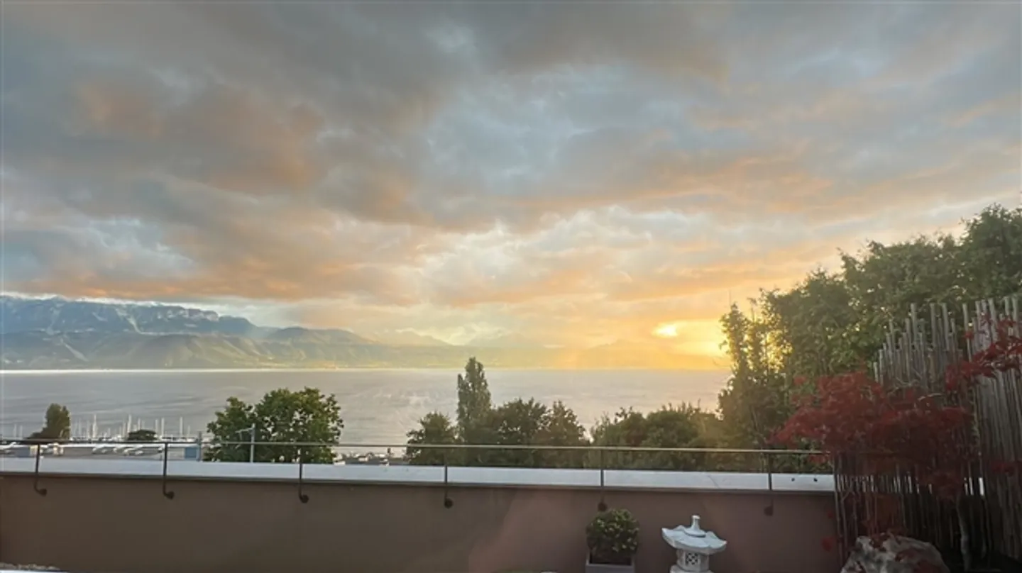 «3.5 Zimmerwohnung mit herrlichem Seeblick» - Foto 1 von 10