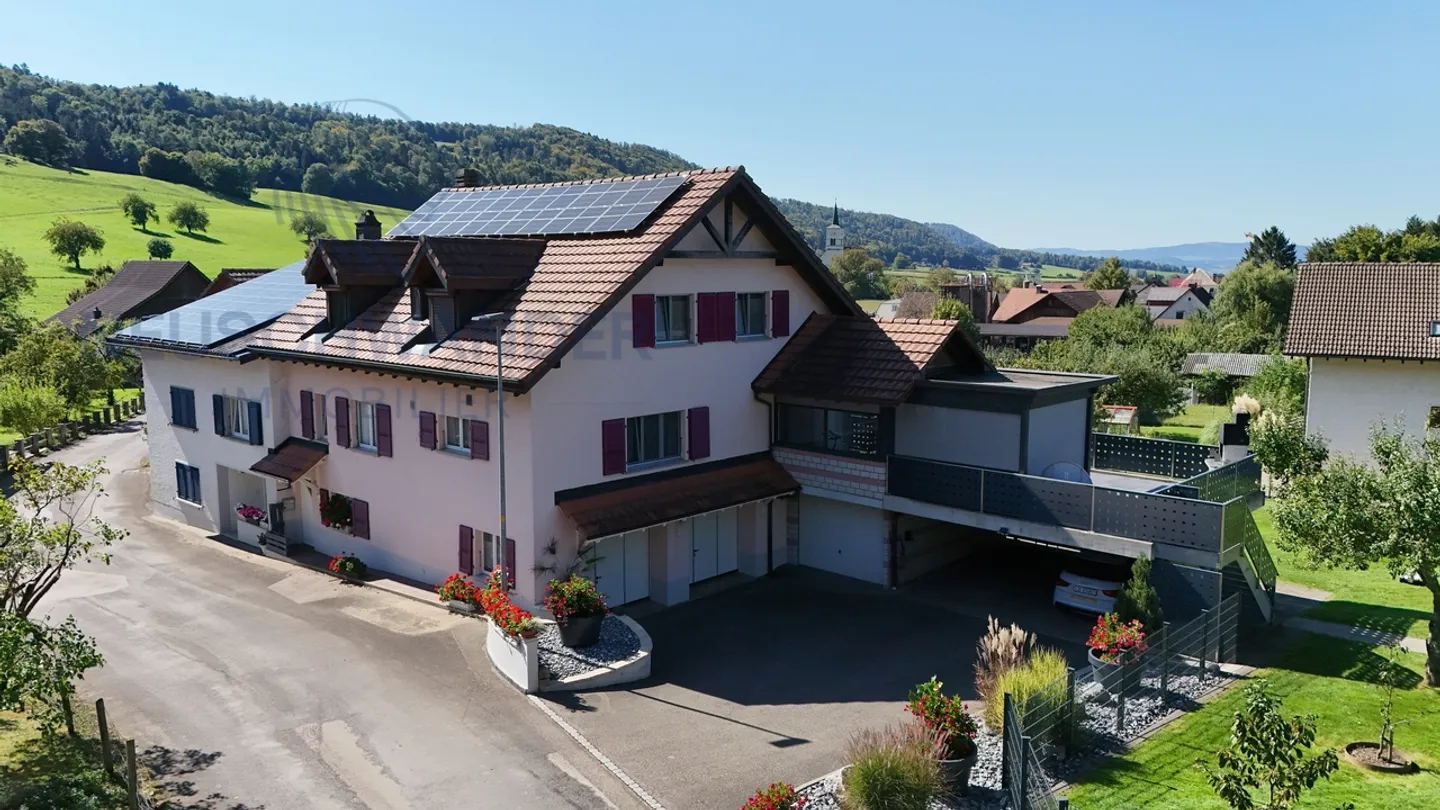 Helle mit großem üppigen Garten - Foto 14 von 28
