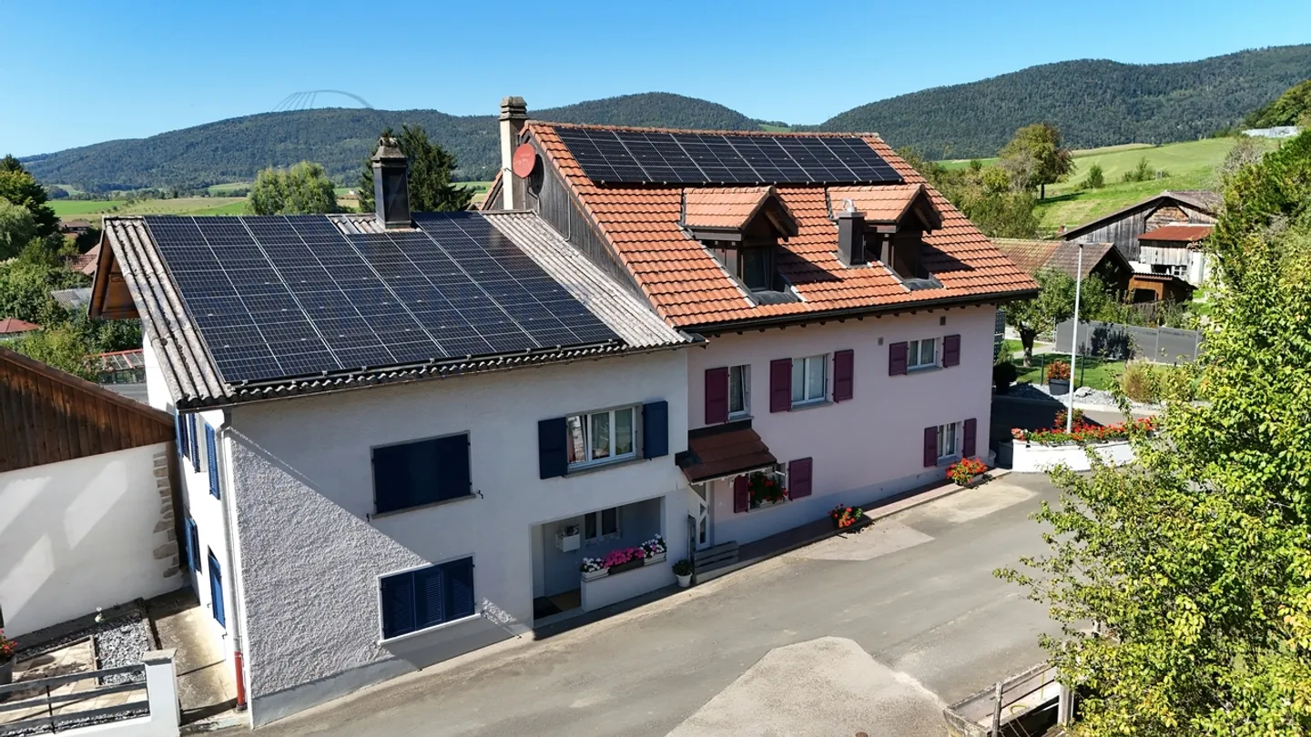 Helle mit großem üppigen Garten - Foto 15 von 28