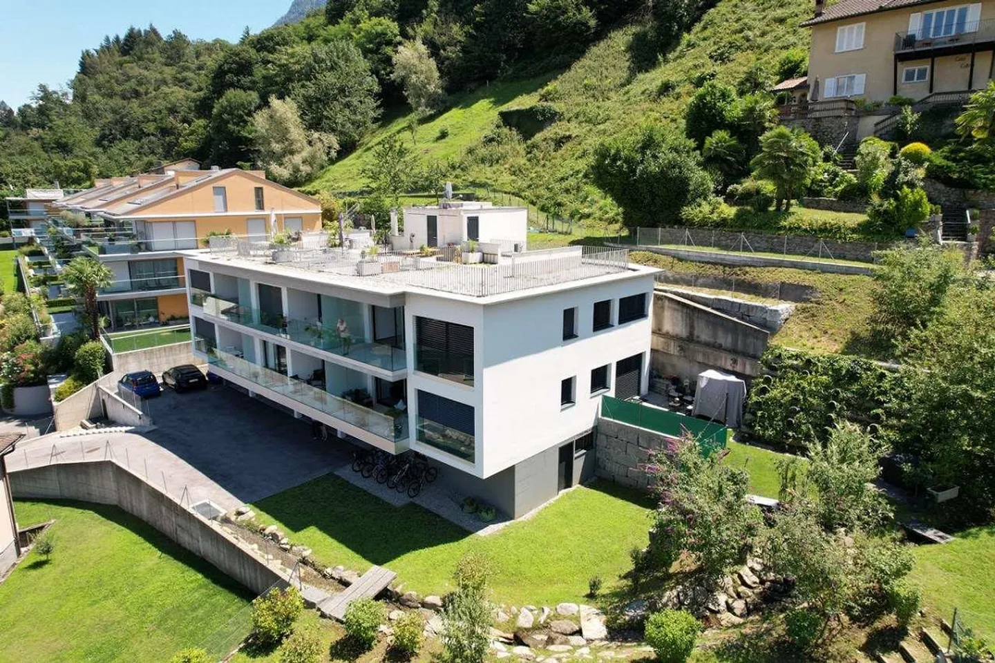 PIAZZOGNA - Recenti 3,5 con giardino e Vista Lago - Photo 1 of 13