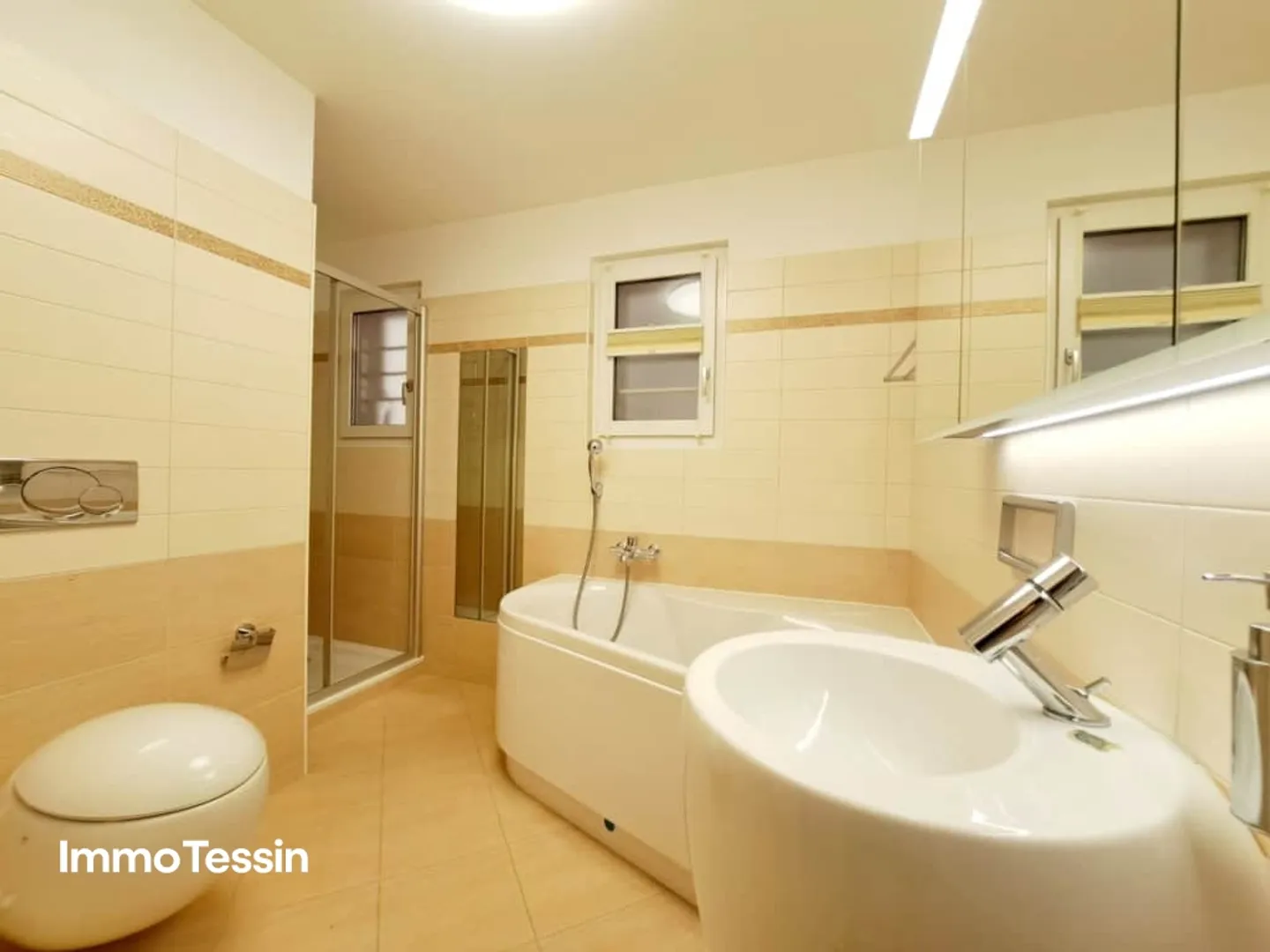 EVIDENZA: Appartamento spettacolare con piscina privata, enorme terrazza e vista mozzafiato sul Lago Maggiore - Foto 13 di 13