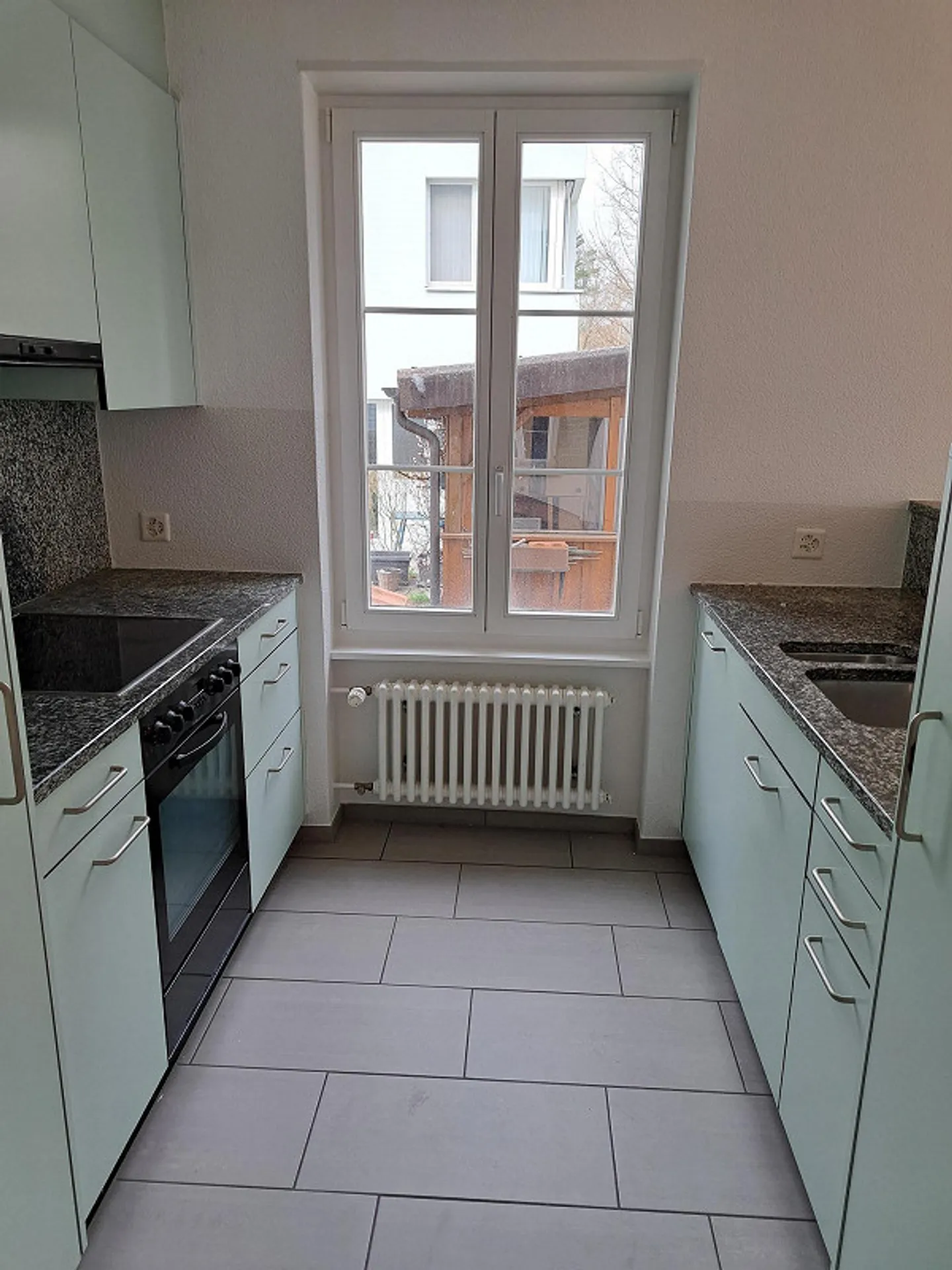 Maison bifamiliale avec caractère dans un quartier résidentiel calme - Photo 8 sur 12