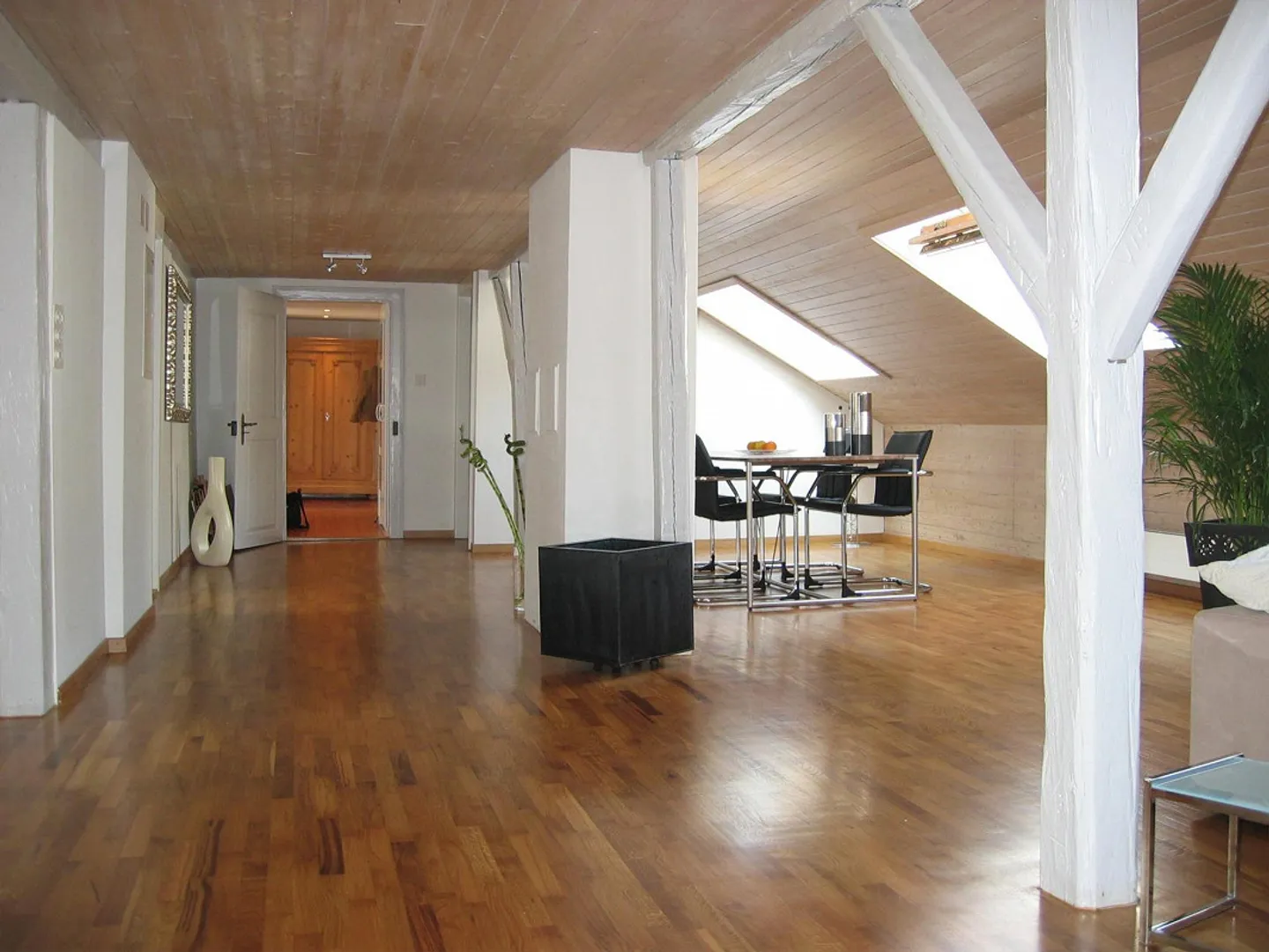 Spacious 3.5-room penthouse with balcony - Photo 1 of 11