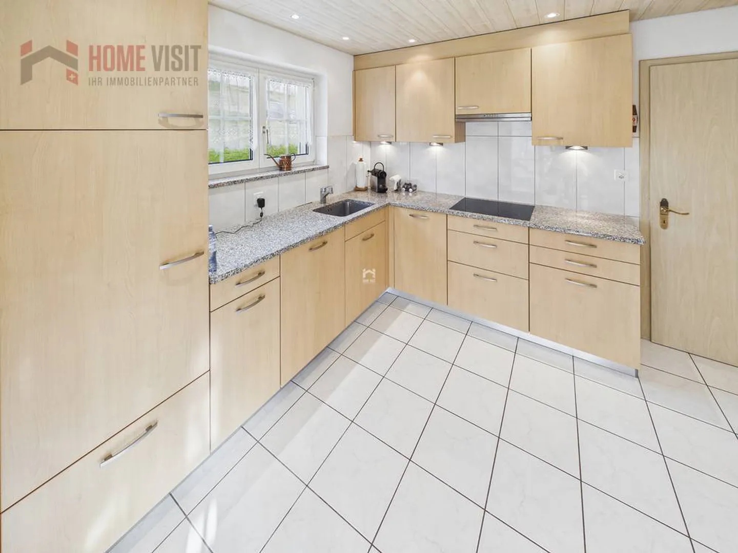 Charming Family Home with Garden - Photo 4 of 21