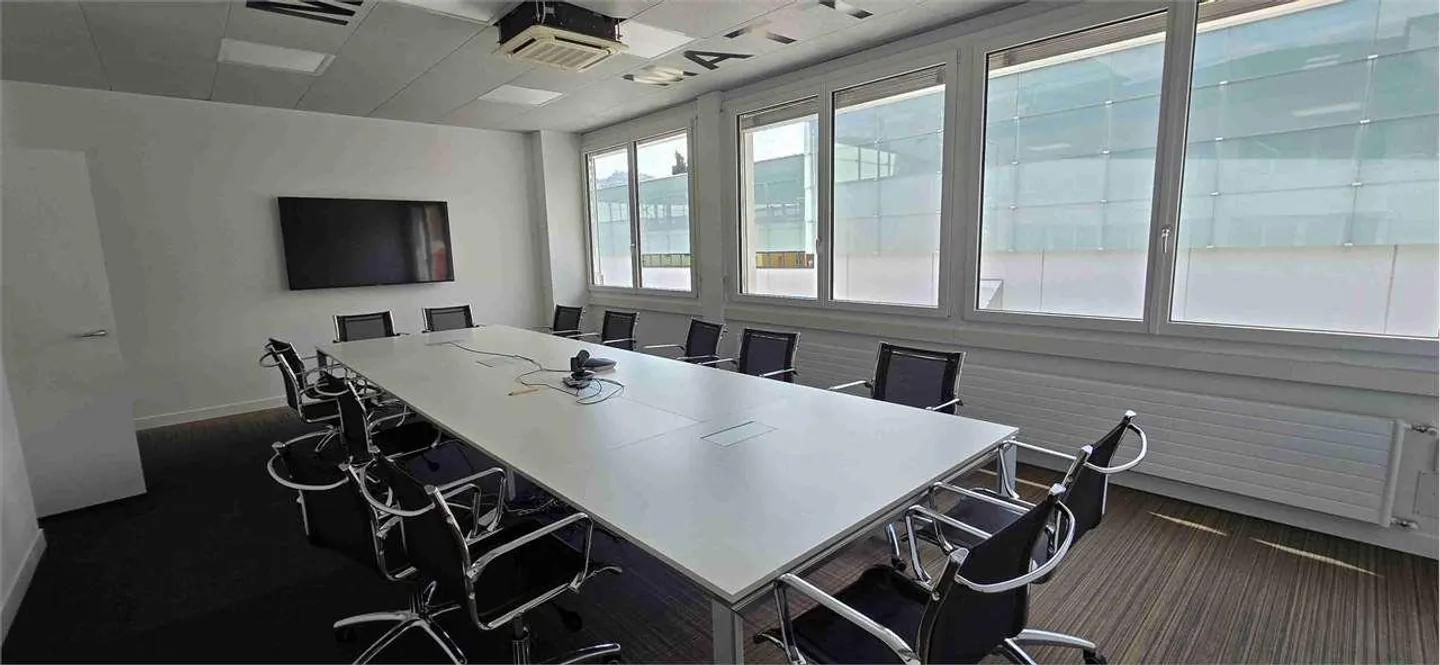 LAGER UND BÜROS IN EINER STRATEGISCHEN LAGE - Foto 5 von 8