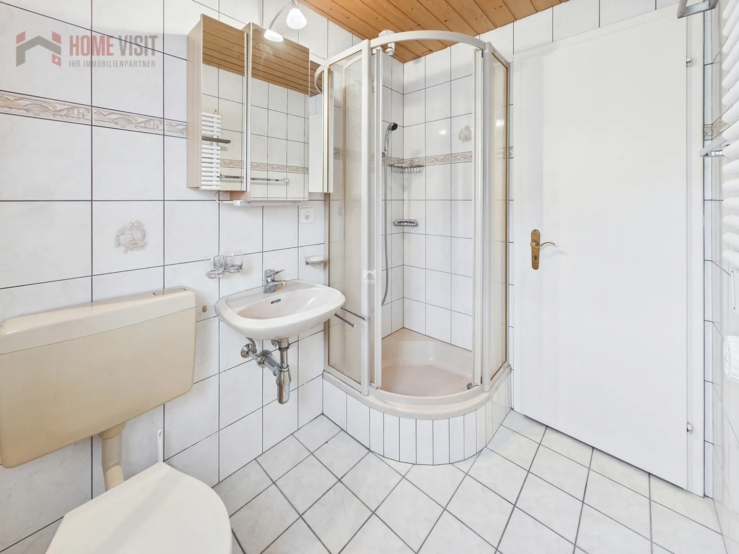 Charming Family Home with Garden - Photo 12 of 21