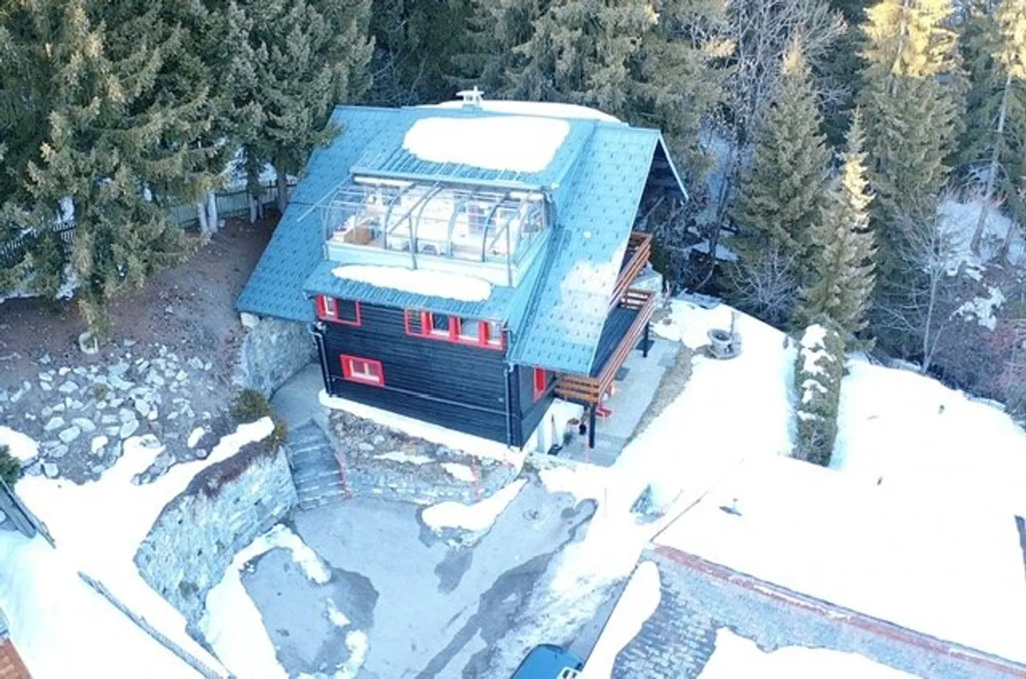 Offre unique - Maison de vacances avec 4 unités à Crans Montana - ou bien propriété d'investissement - Photo 3 sur 35