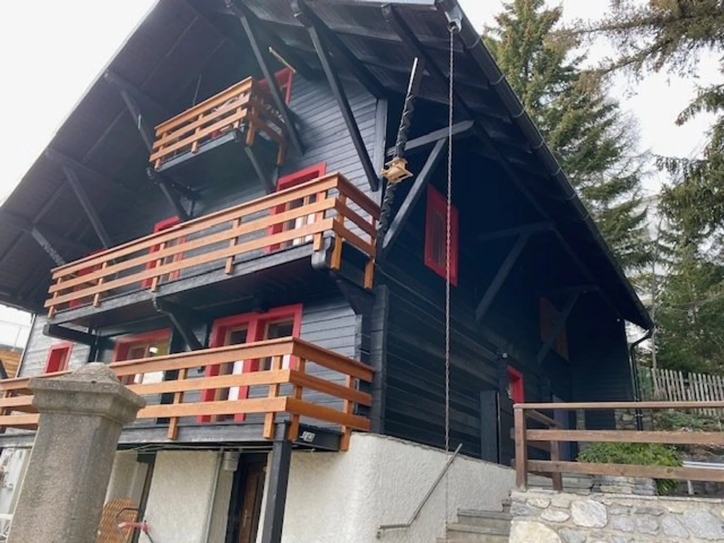 Offre unique - Maison de vacances avec 4 unités à Crans Montana - ou bien propriété d'investissement - Photo 4 sur 35