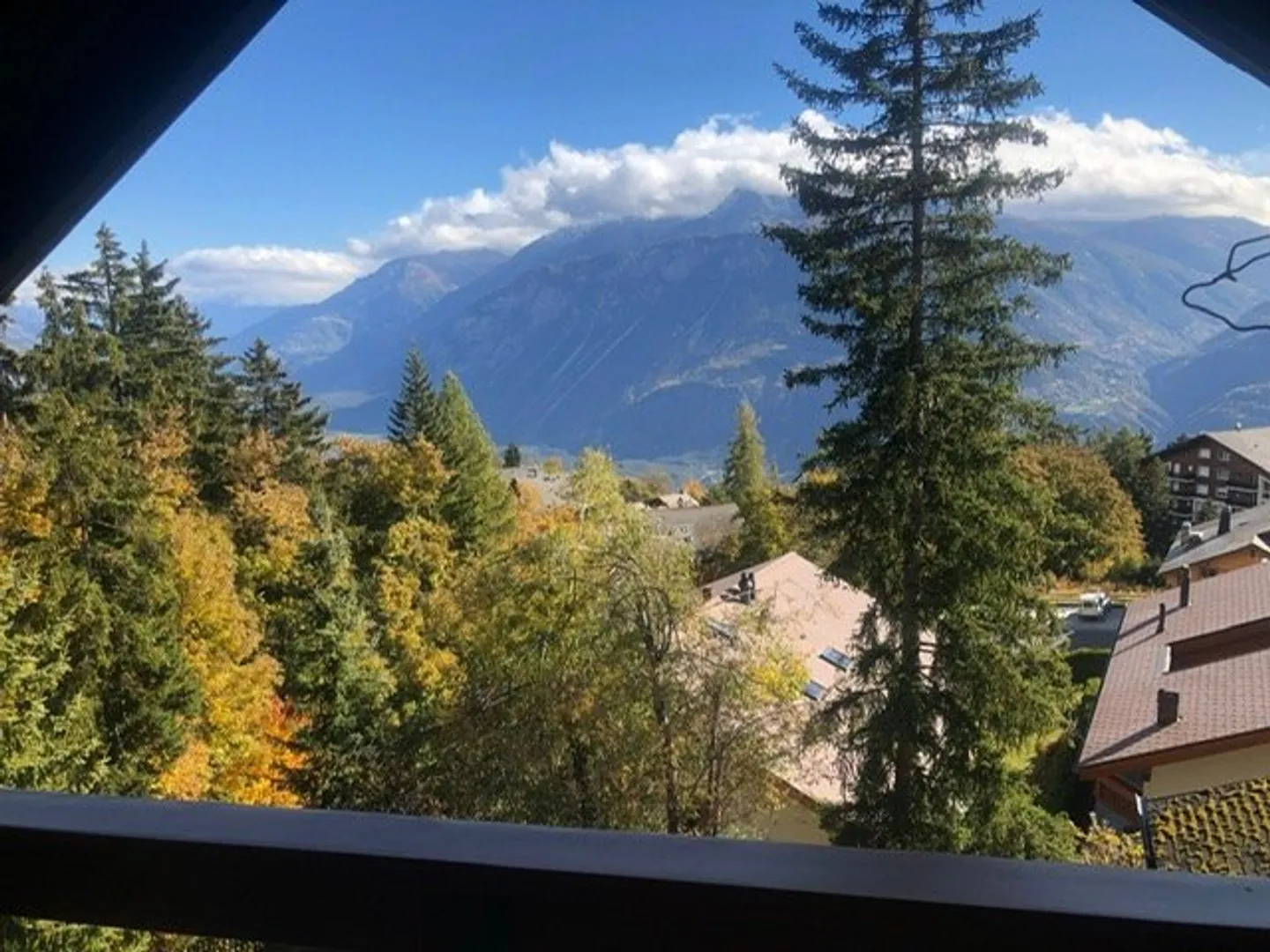 Offre unique - Maison de vacances avec 4 unités à Crans Montana - ou bien propriété d'investissement - Photo 9 sur 35