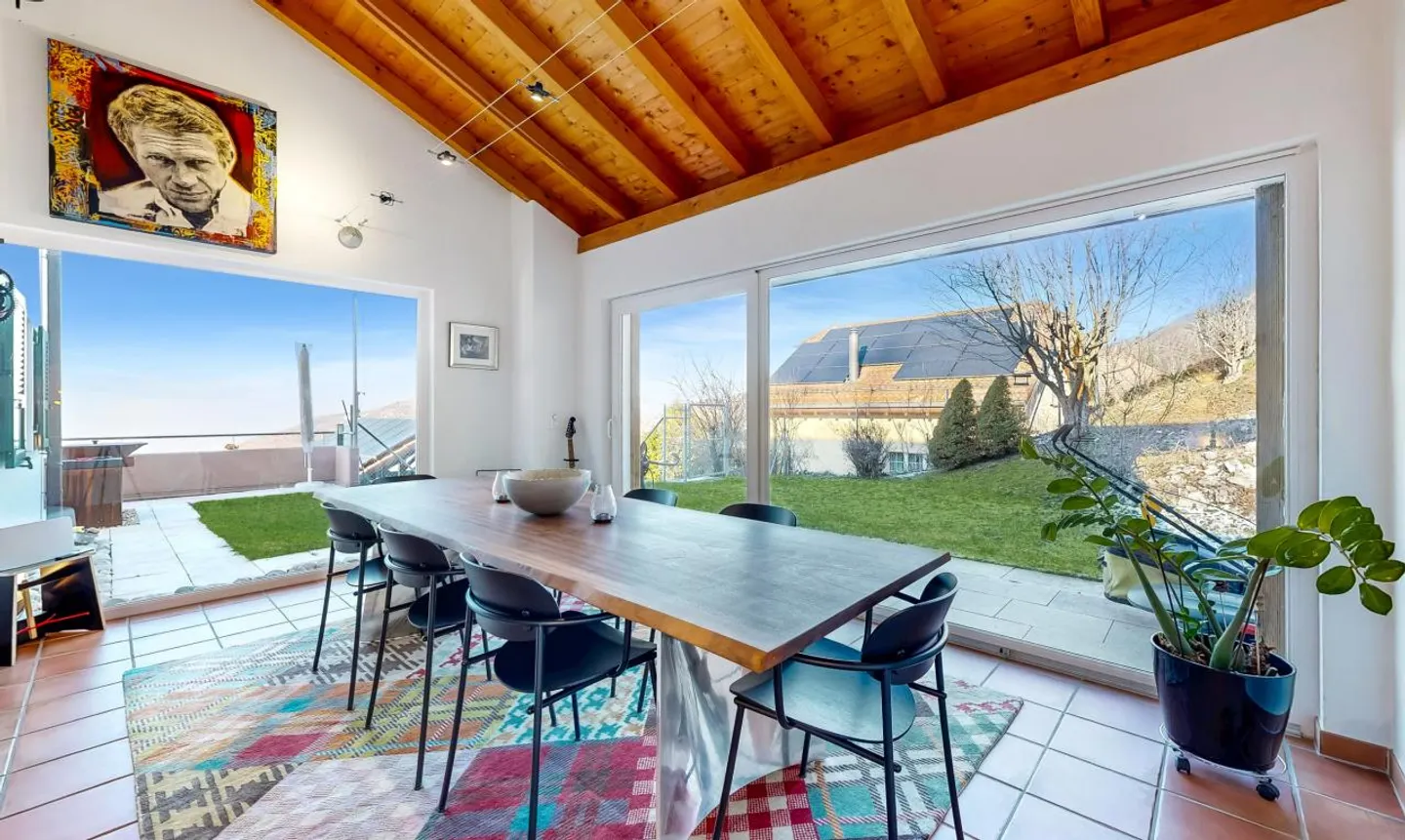 Stunning individual house with panoramic lake view in Blonay - Photo 5 of 11