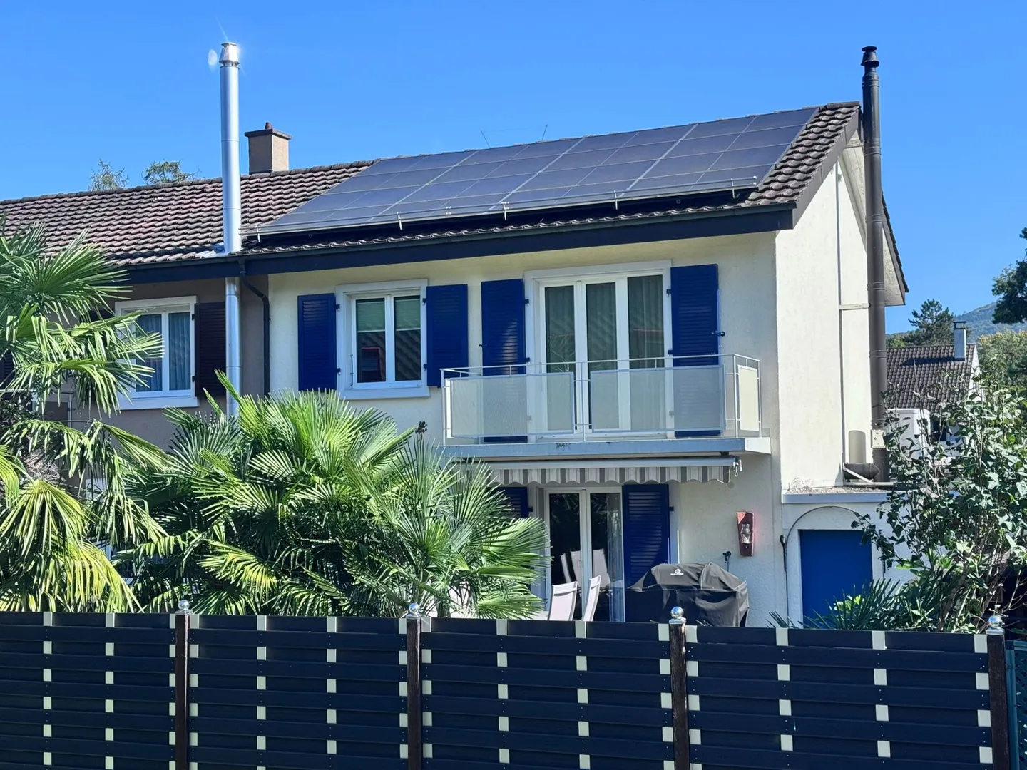 Energy-efficient 4.5-room single-family home with PV system, heat pump, garage, and parking space - Photo 1 of 15
