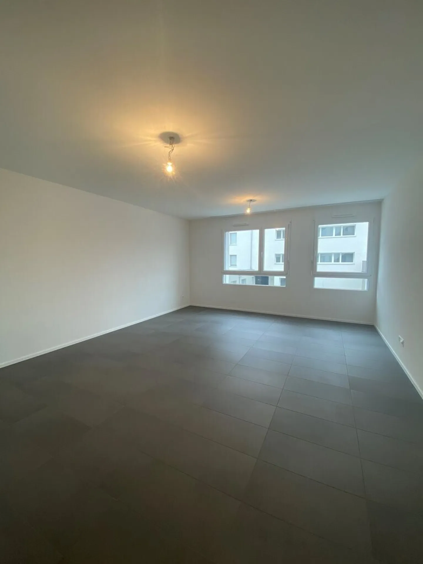 Beau studio moderne à Sion ! - Photo 2 sur 4