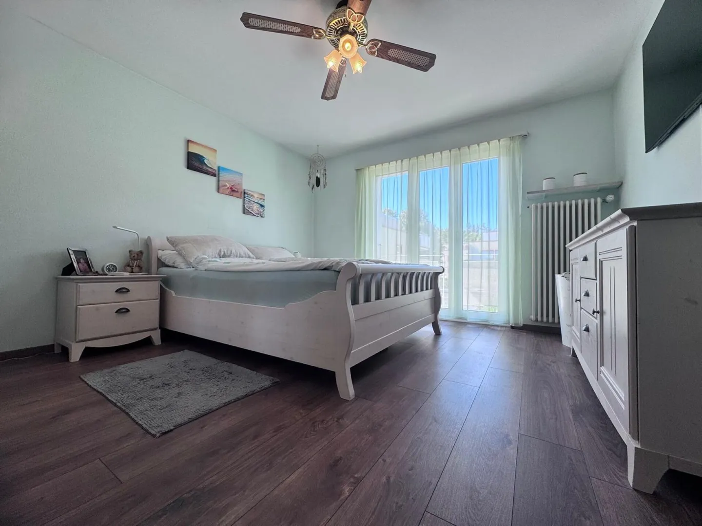 Energy-efficient 4.5-room single-family home with PV system, heat pump, garage, and parking space - Photo 8 of 15