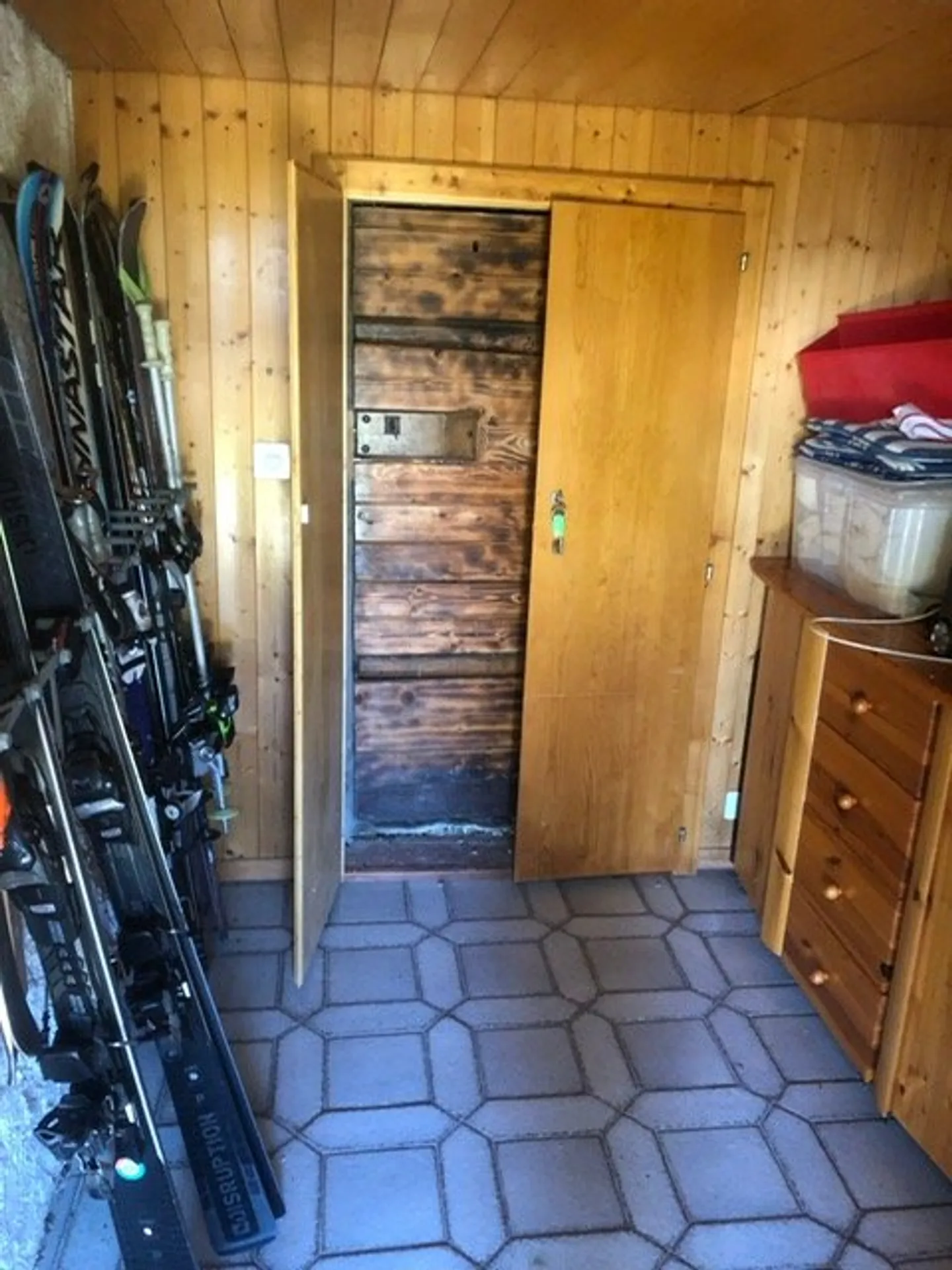 Offre unique - Maison de vacances avec 4 unités à Crans Montana - ou bien propriété d'investissement - Photo 34 sur 35