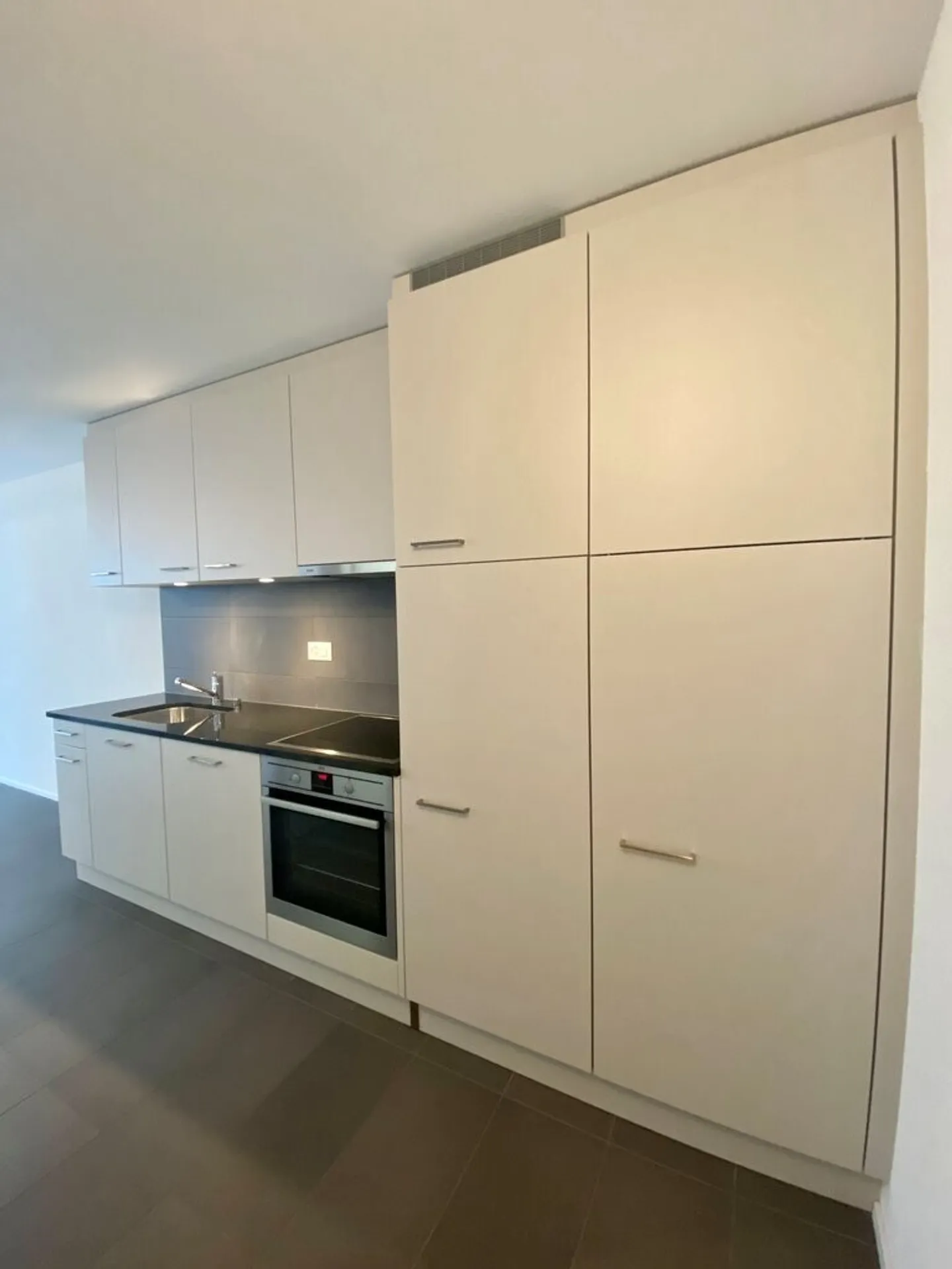 Beau studio moderne à Sion ! - Photo 3 sur 4