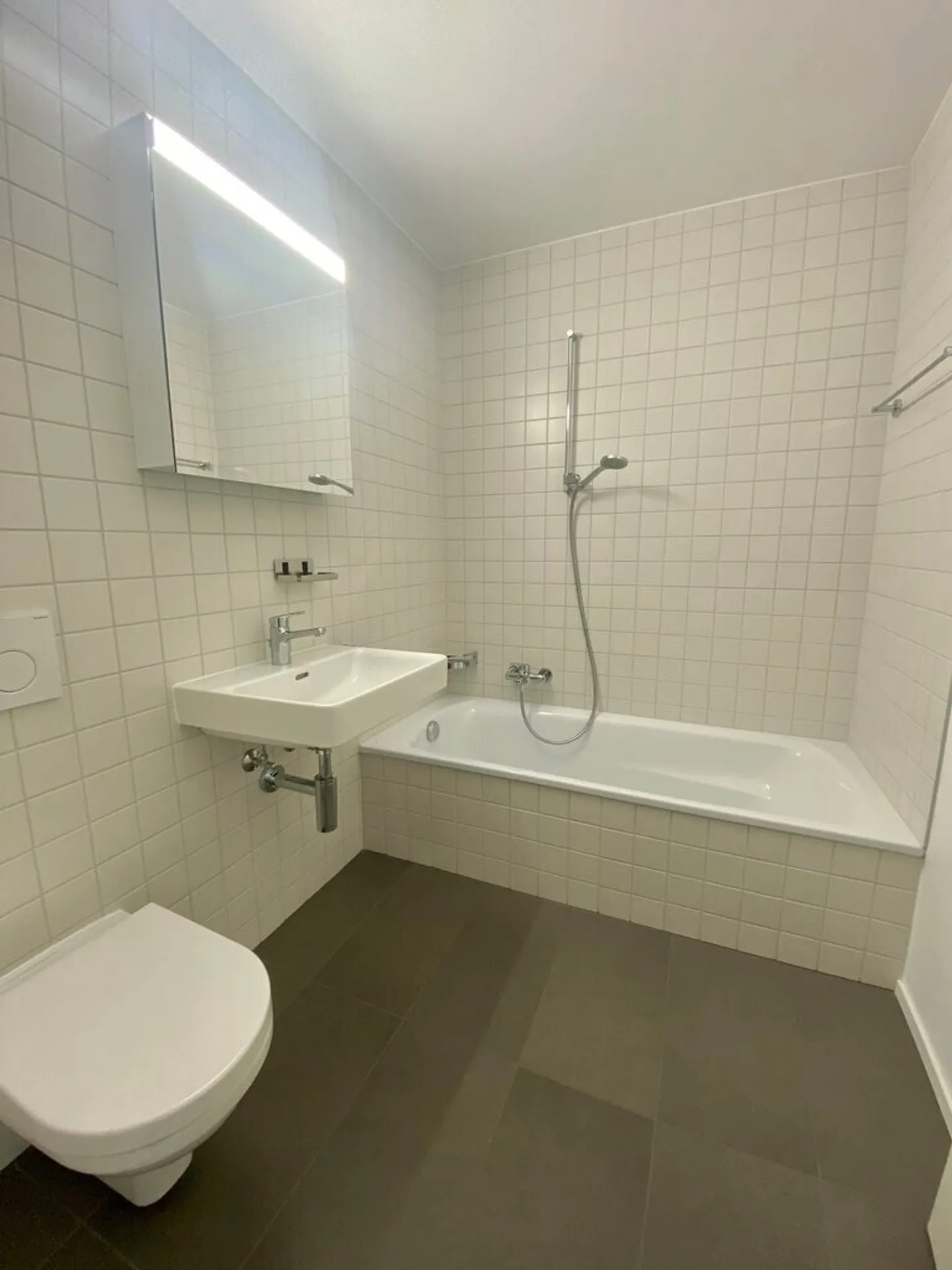 Beau studio moderne à Sion ! - Photo 4 sur 4