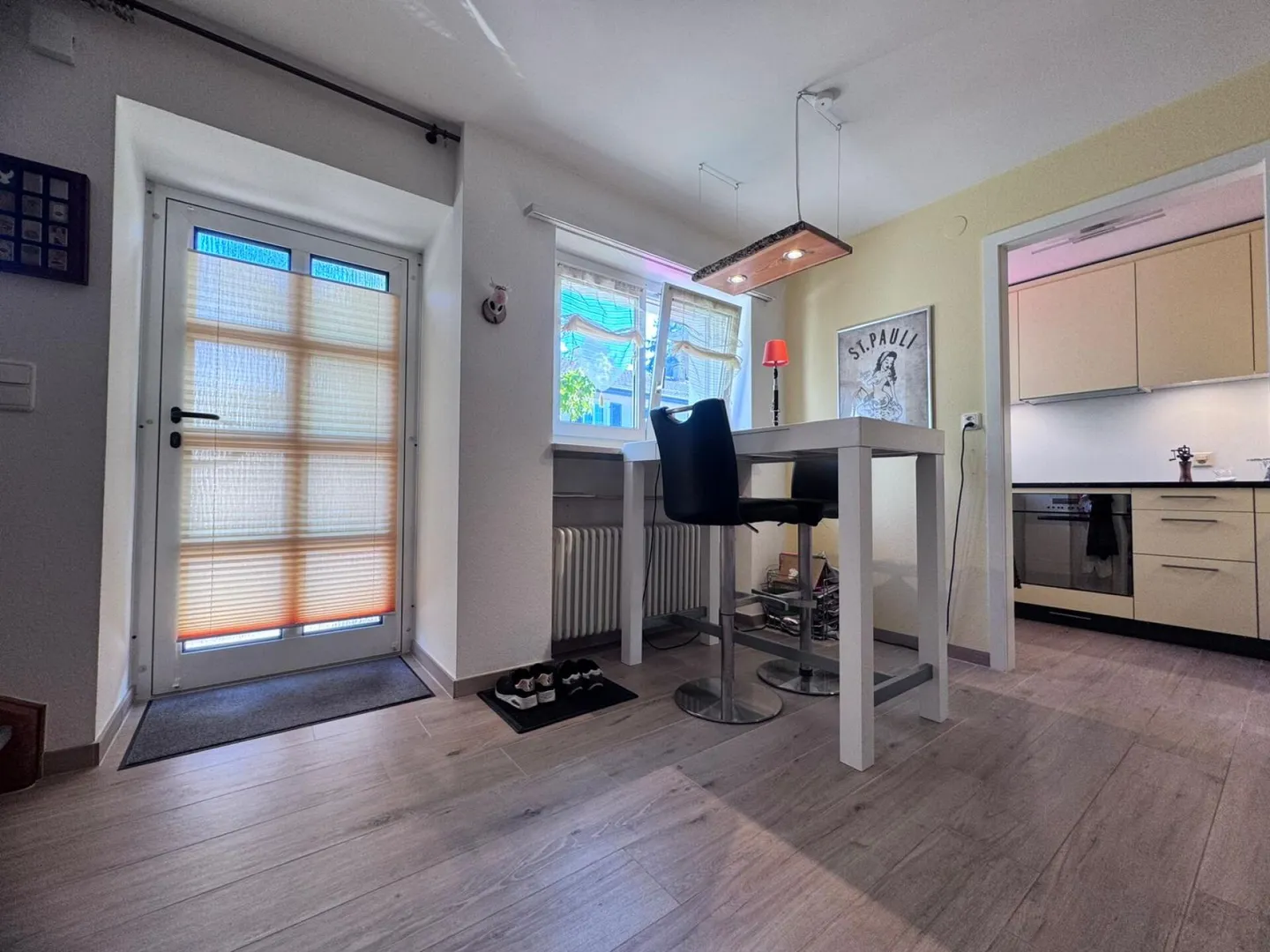 Energy-efficient 4.5-room single-family home with PV system, heat pump, garage, and parking space - Photo 3 of 15