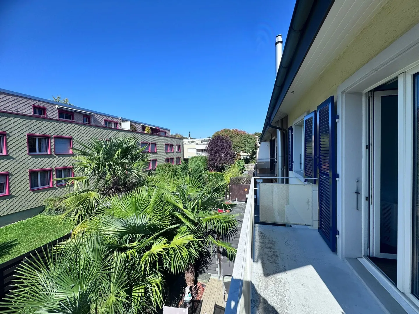 Energy-efficient 4.5-room single-family home with PV system, heat pump, garage, and parking space - Photo 11 of 15