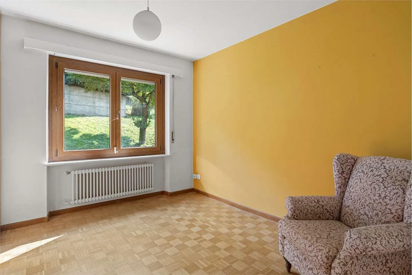 Elegant Semi-Detached Villa with Two Independent Apartments and Garden - Photo 13 of 13