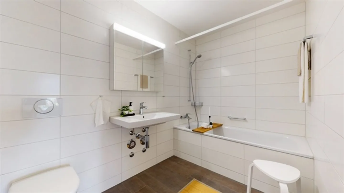 Appartamento di 4,5 stanze al piano terra con patio presso la Bieler Schüssinsel - Foto 3 di 12