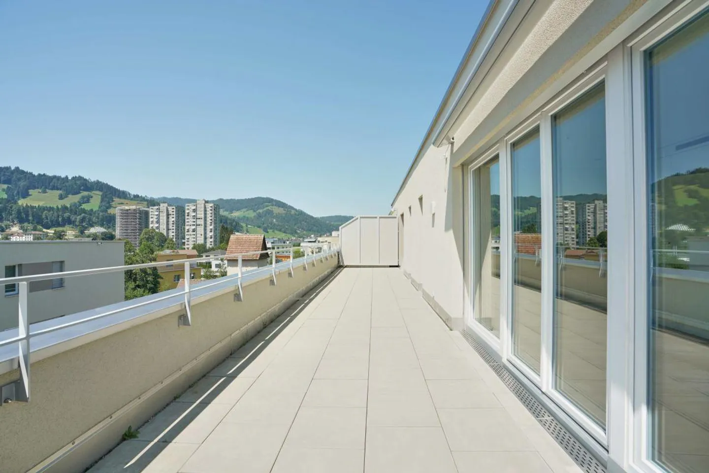 Moderno Appartamento Attico con Vista sul Verde - Foto 1 di 12