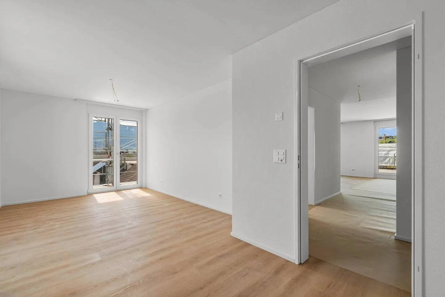 Première location - Appartement penthouse exclusif de 3,5 pièces avec vue - Photo 10 sur 12