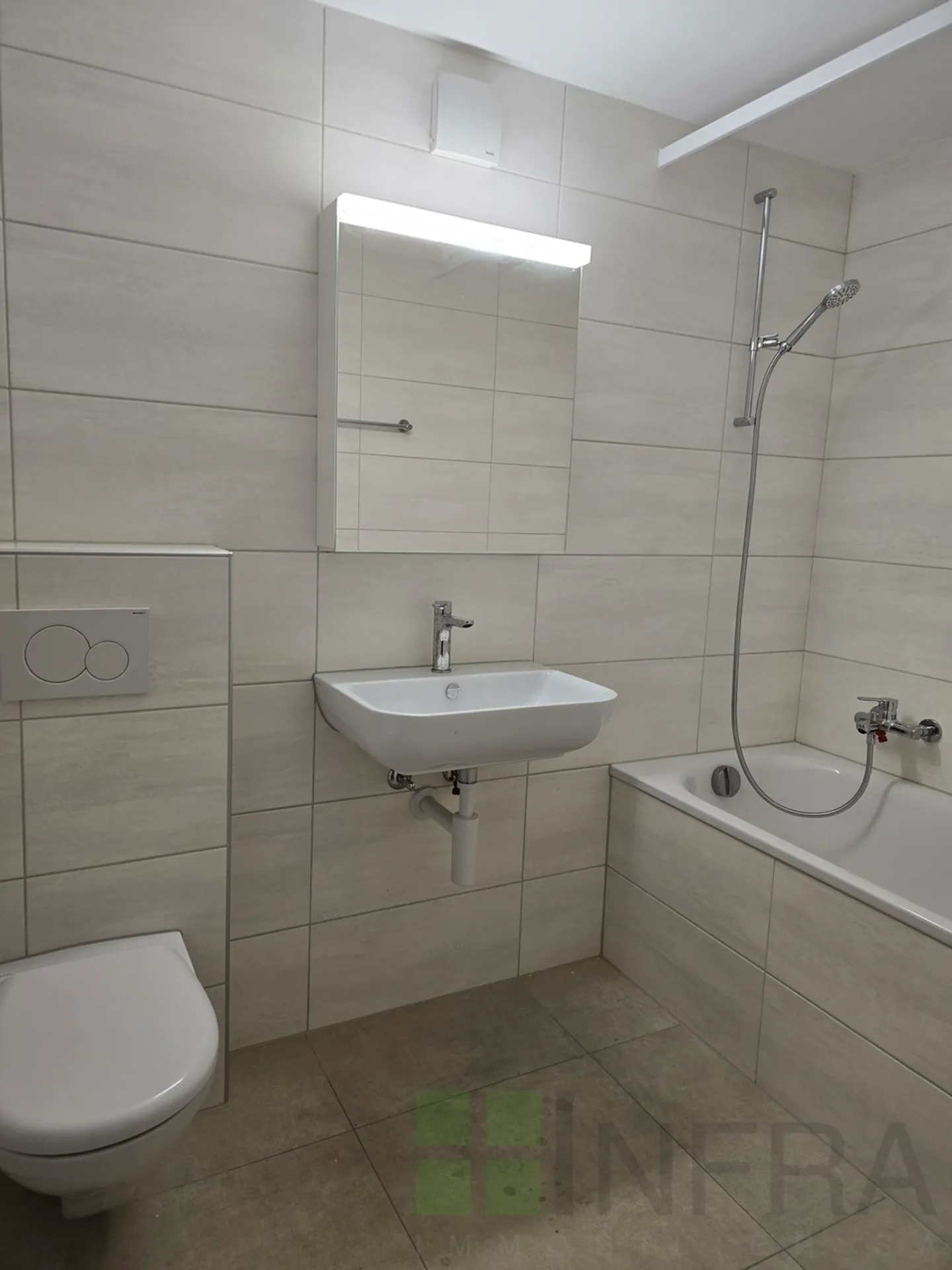 Renovated 4.5-room apartment on the 2nd floor, without elevator - Photo 6 of 10