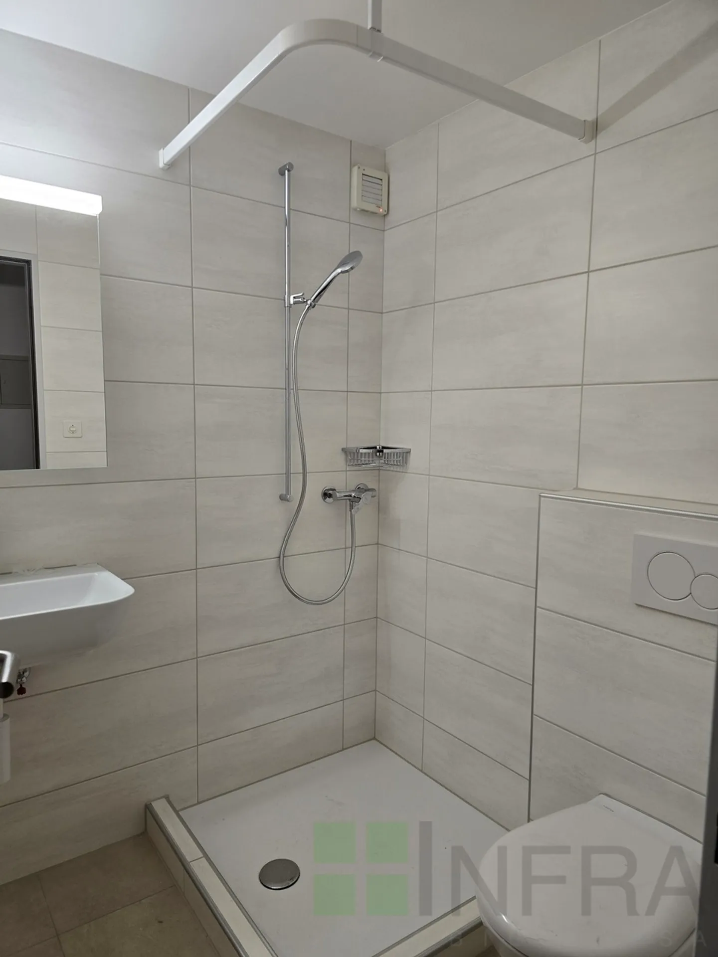 Renovated 4.5-room apartment on the 2nd floor, without elevator - Photo 7 of 10