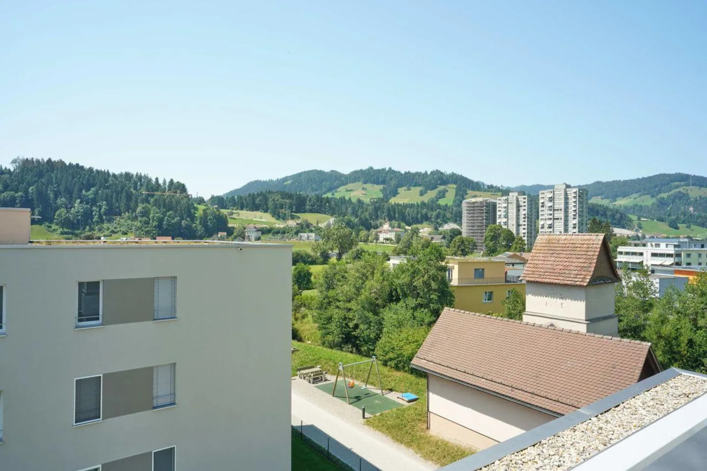 Moderno Appartamento Attico con Vista sul Verde - Foto 10 di 12