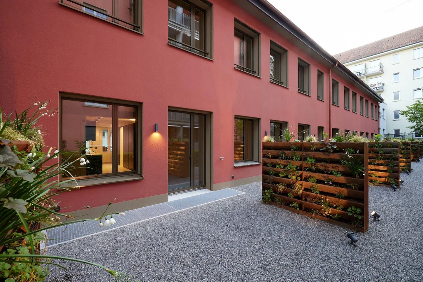 Luxe urbain sous forme brute Loft industriel à plusieurs étages - Photo 1 sur 10