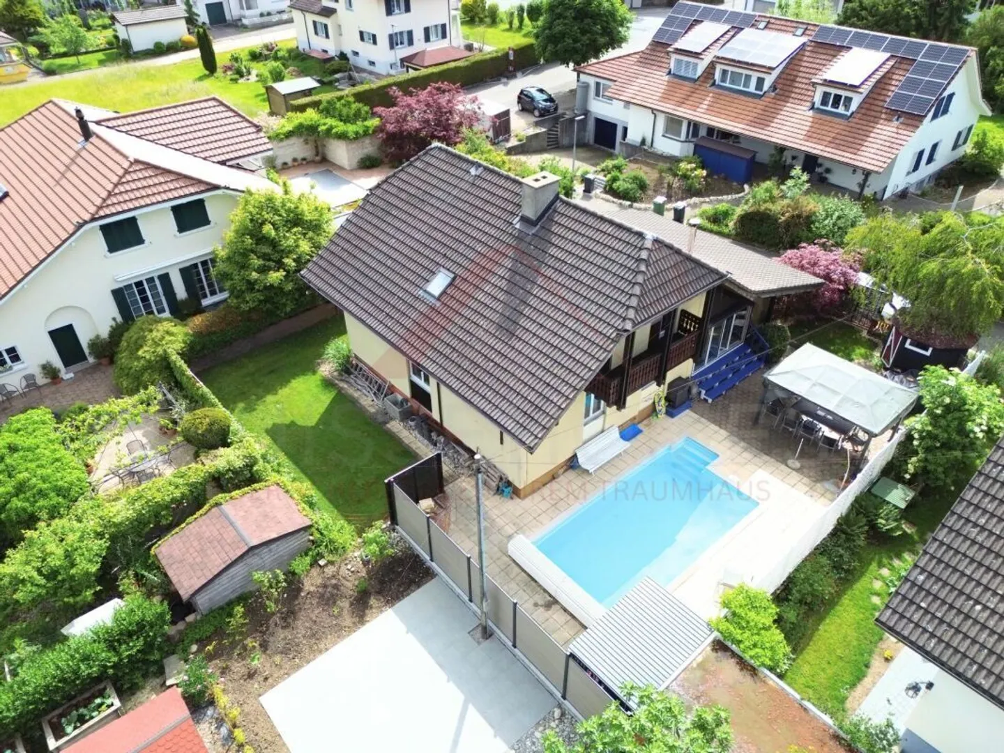 Paradiso Familiare Elegante con Piscina e Sauna - Incantevole Casa Unifamiliare in una Posizione Tranquilla a Kestenholz - Foto 1 di 19