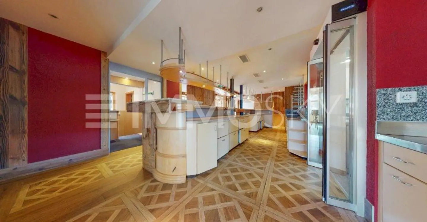 Renowned former hotel to reinvent - Photo 2 of 4