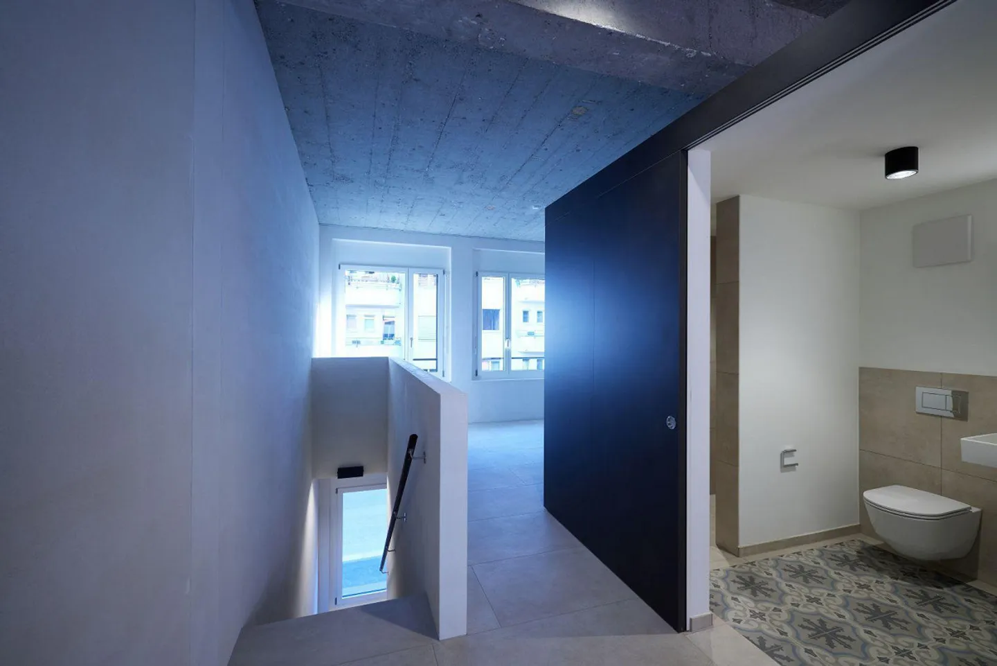 Luxe urbain sous forme brute Loft industriel à plusieurs étages - Photo 8 sur 10