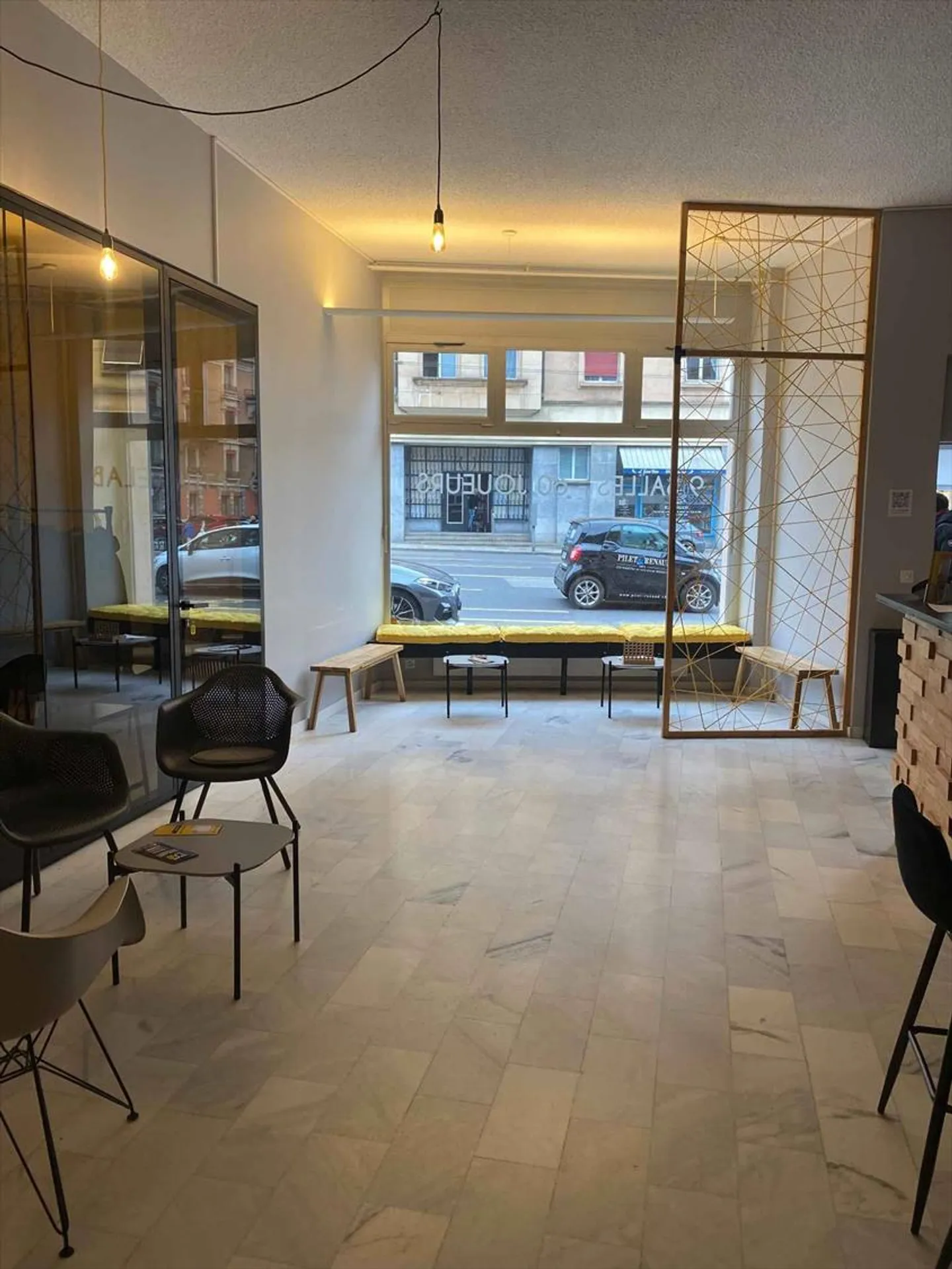 Bâtiment privatif- Locaux à louer de 500 m2 à proximité de la gare Cornsavin - Photo 4 sur 5