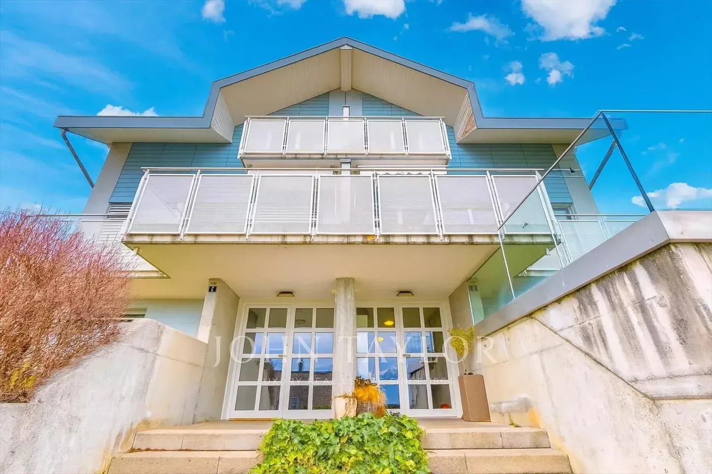 Magnifica casa bifamiliare con vista sul lago e sulle montagne - Foto 9 di 10