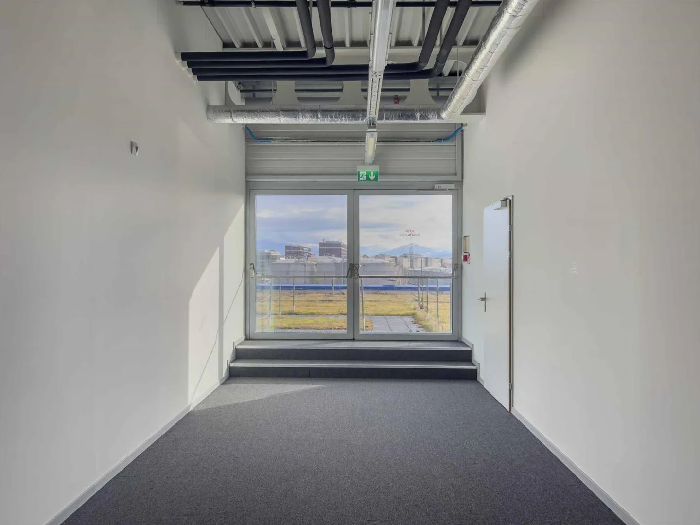 Vernier - 4,000 m2 Penthouse - IKEA Building - Photo 9 of 9