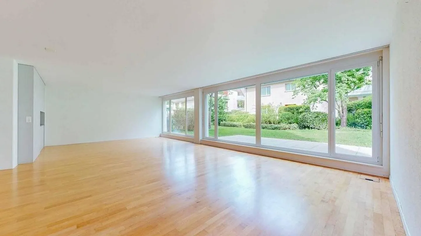 Loft with Garden Seating Area - Photo 4 of 12