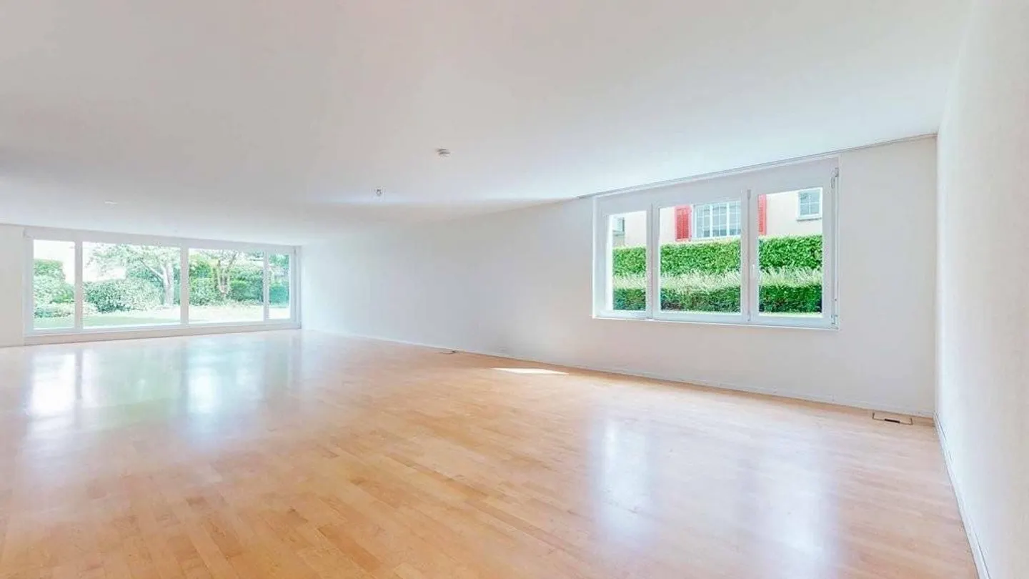 Loft with Garden Seating Area - Photo 8 of 12