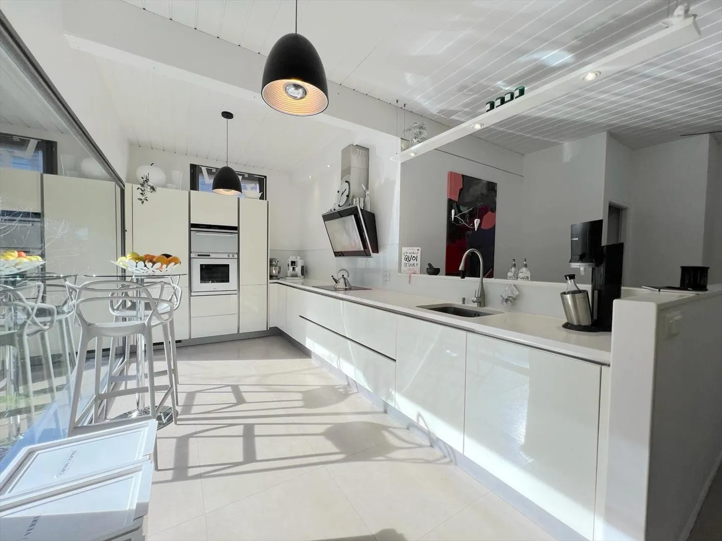 Sublime Villa Indipendente in una Posizione Tranquilla in un Ambiente Verde - Foto 5 di 13