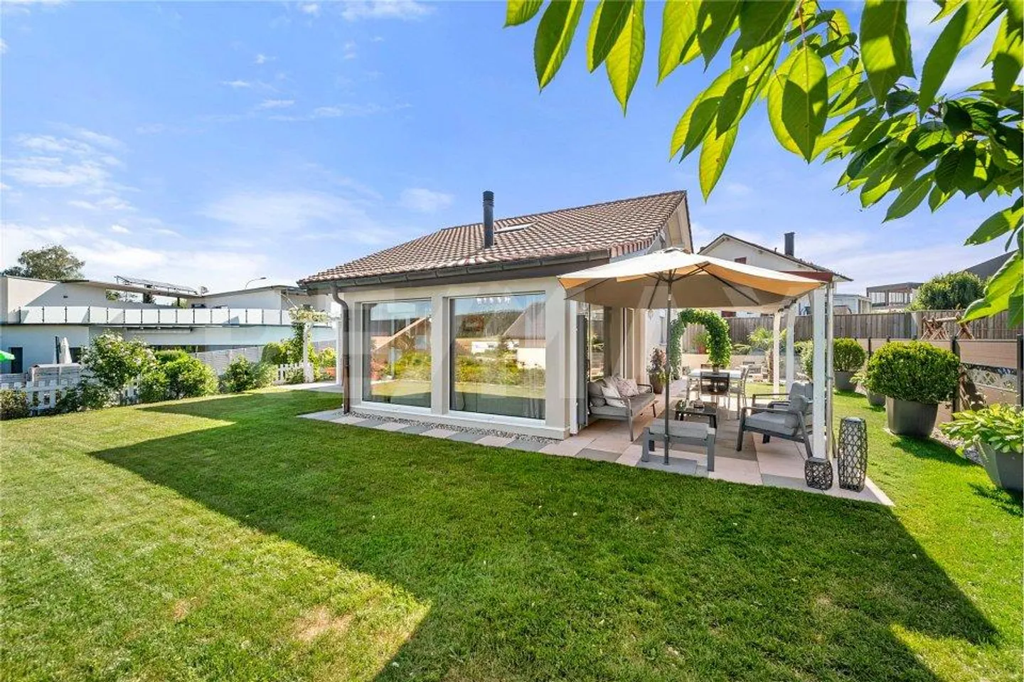 Villa Charmante avec Jardin d'Hiver - Photo 1 sur 13