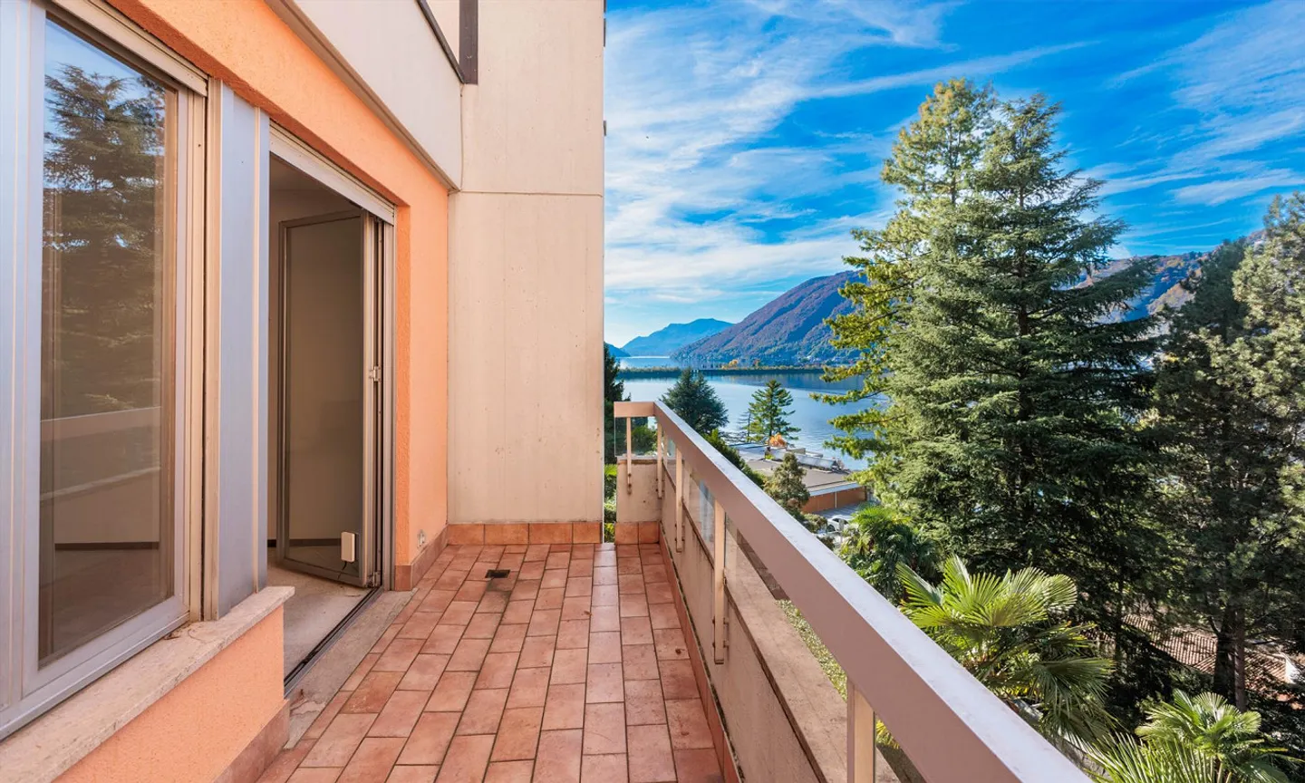 SCHNÄPPCHEN - 4.5-ZIMMER-WOHNUNG MIT SEEBLICK IN BISSONE - Foto 2 von 7