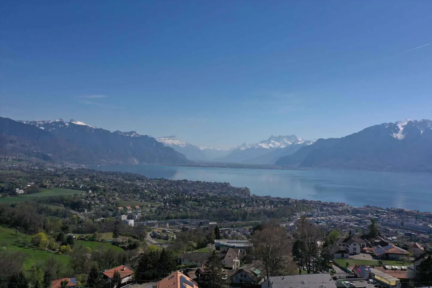 Zeitgenössische Villa mit atemberaubender Aussicht - Foto 1 von 10