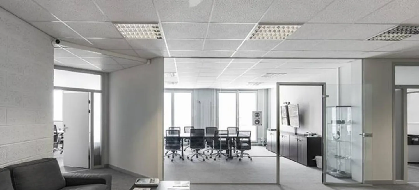 Superficie di 552 m2 in affitto al CTN12 a Plan-les-Ouates-FTI - Foto 3 di 6