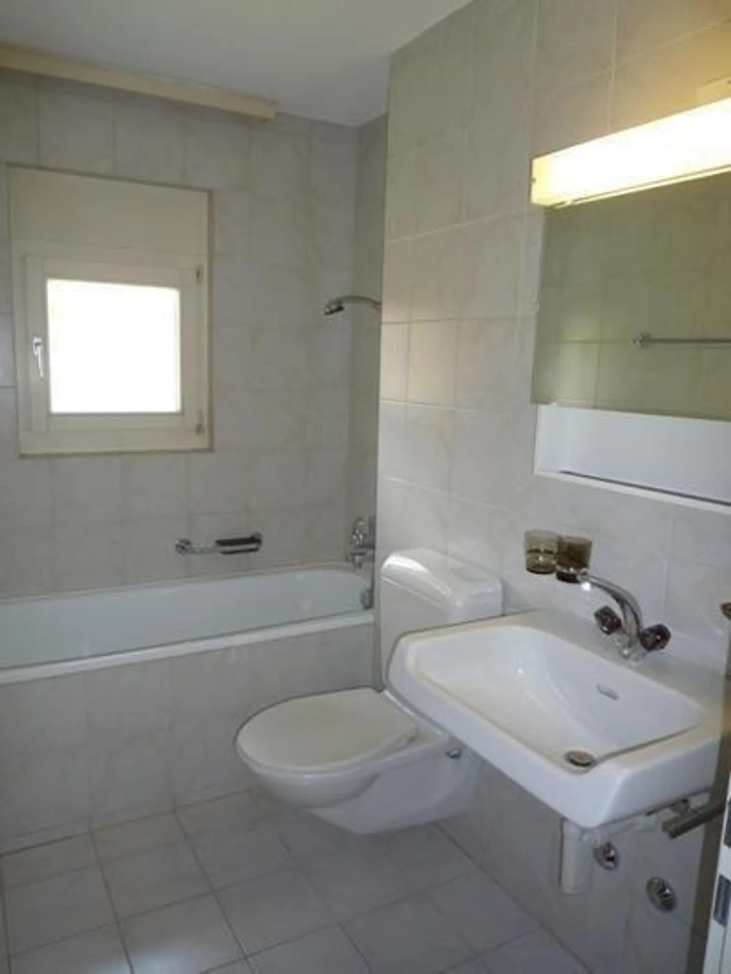 AFFITTARE SENZA CAUZIONE - Vita centrale a Birmensdorf - Foto 5 di 6