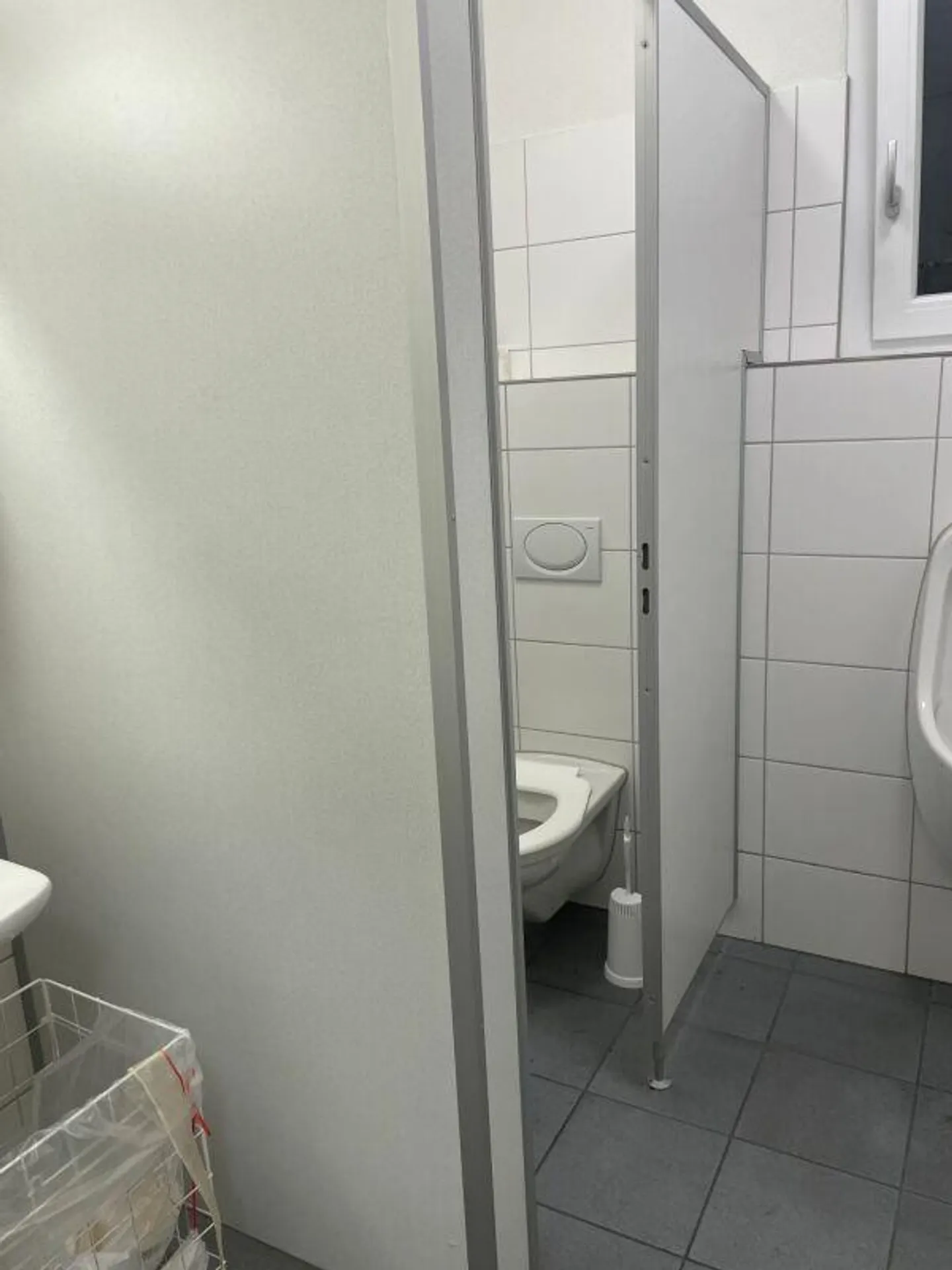 Vielseitige Gewerbefläche in Dottikon - Foto 8 von 14