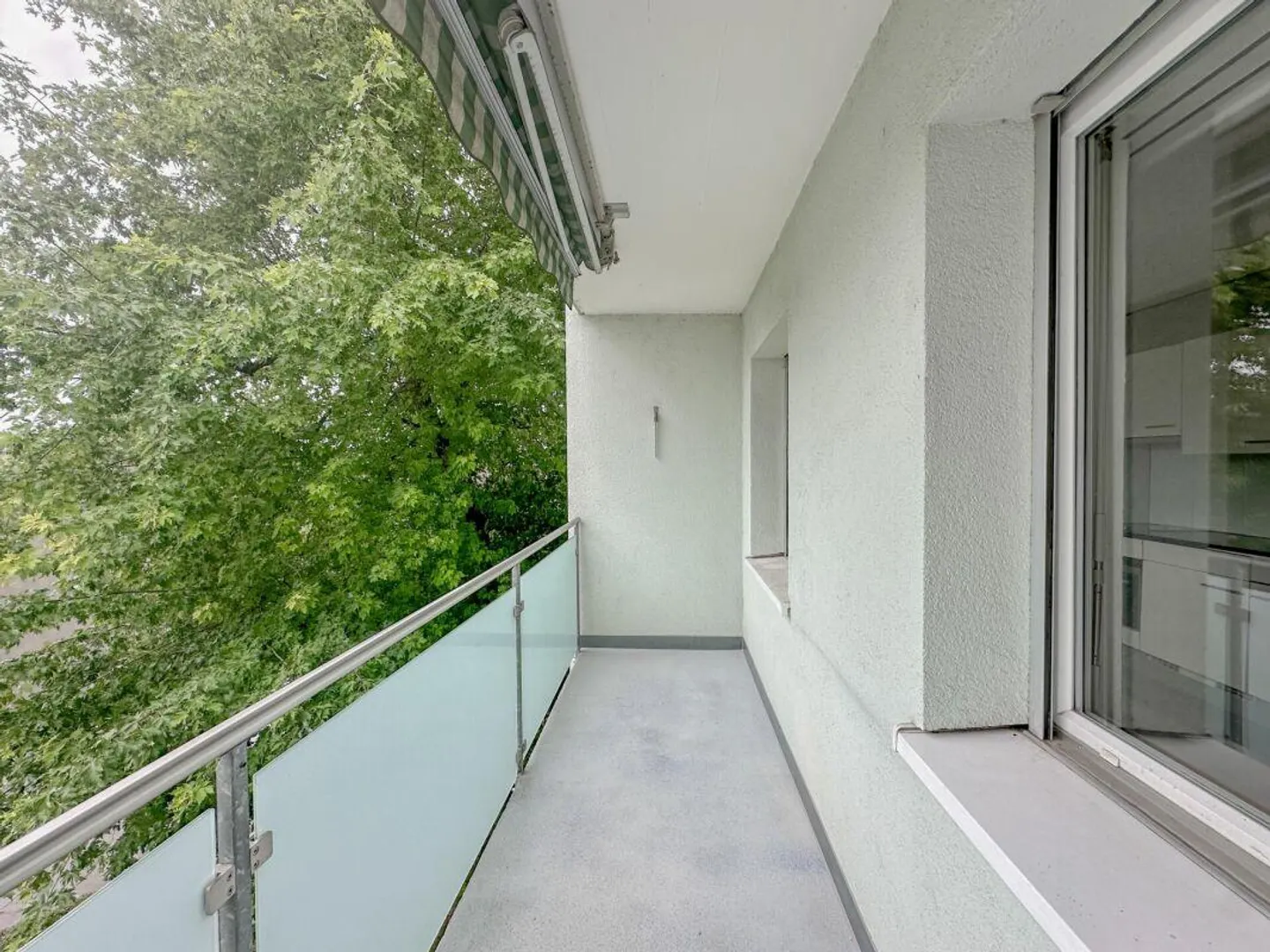 Appartement central 1 pièce avec balcon - Photo 7 sur 8